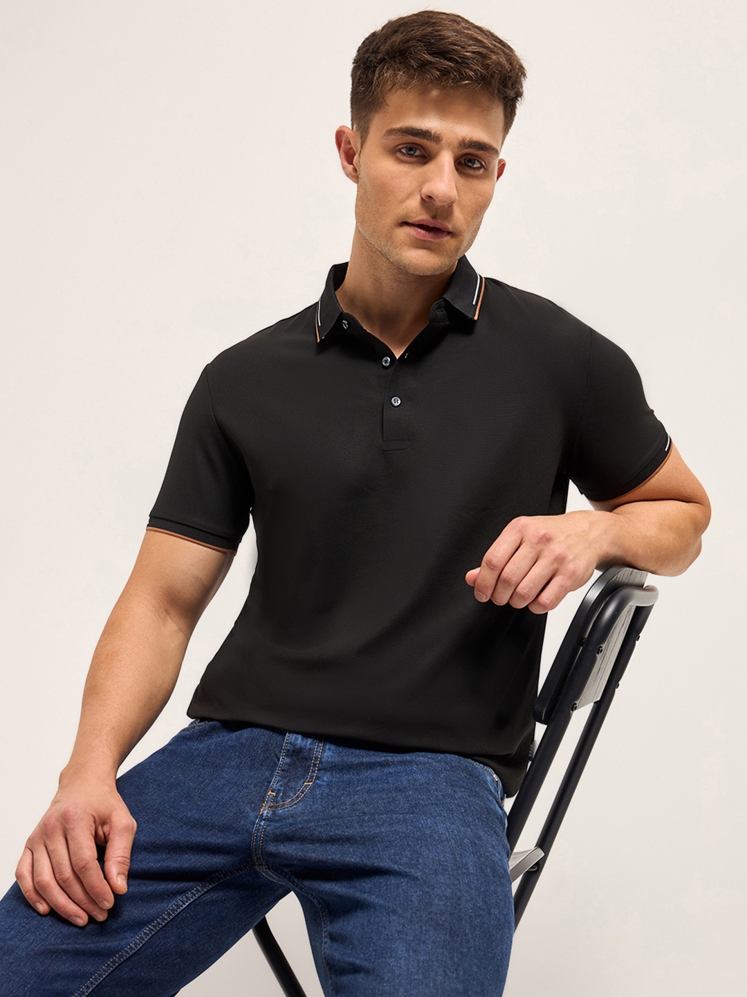 

THE BEAR HOUSE Men Solid Polo Collar T-shirt, Black