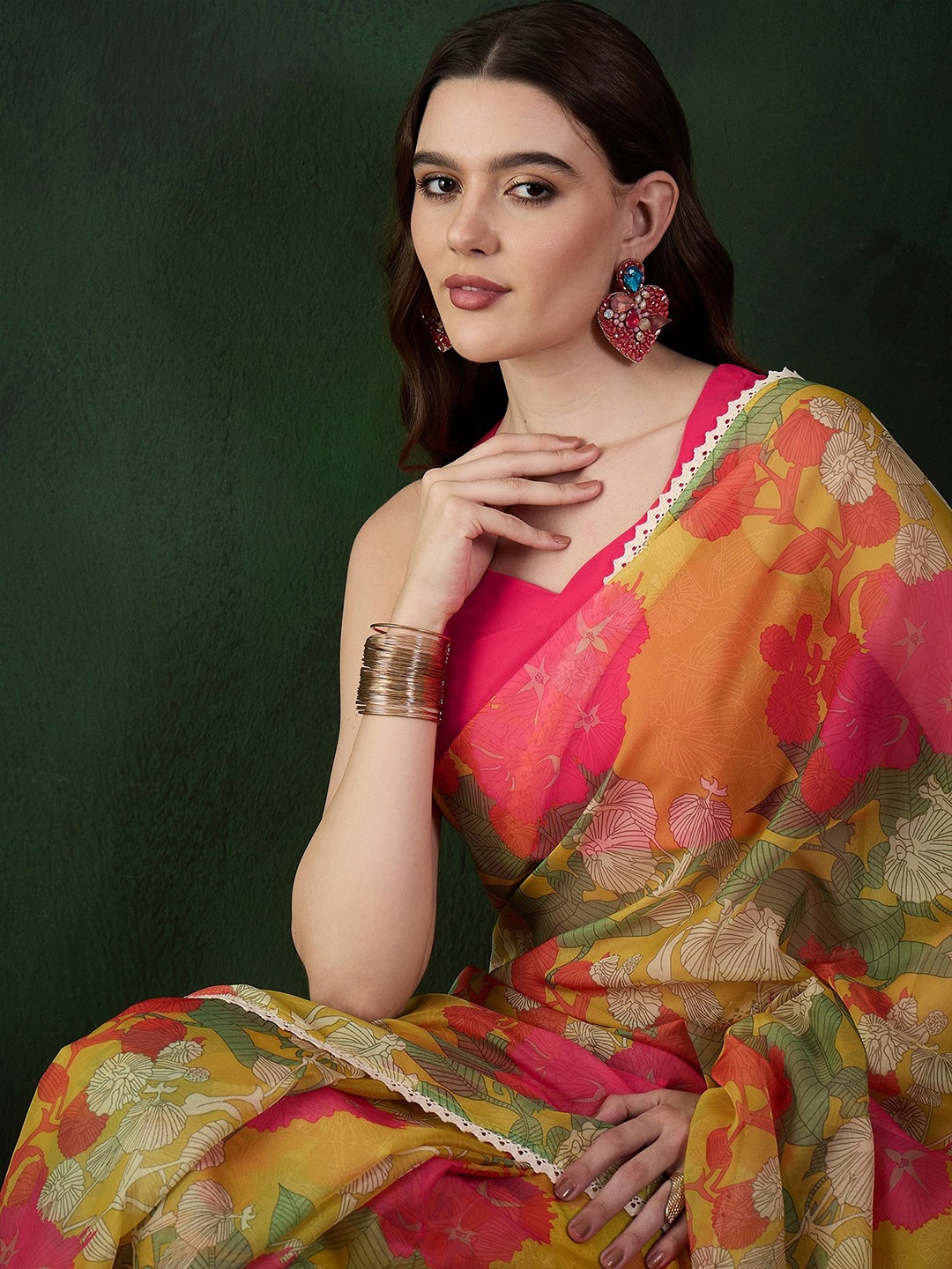 

Sangria Floral Printed Saree With Blouse Piece, Mustard