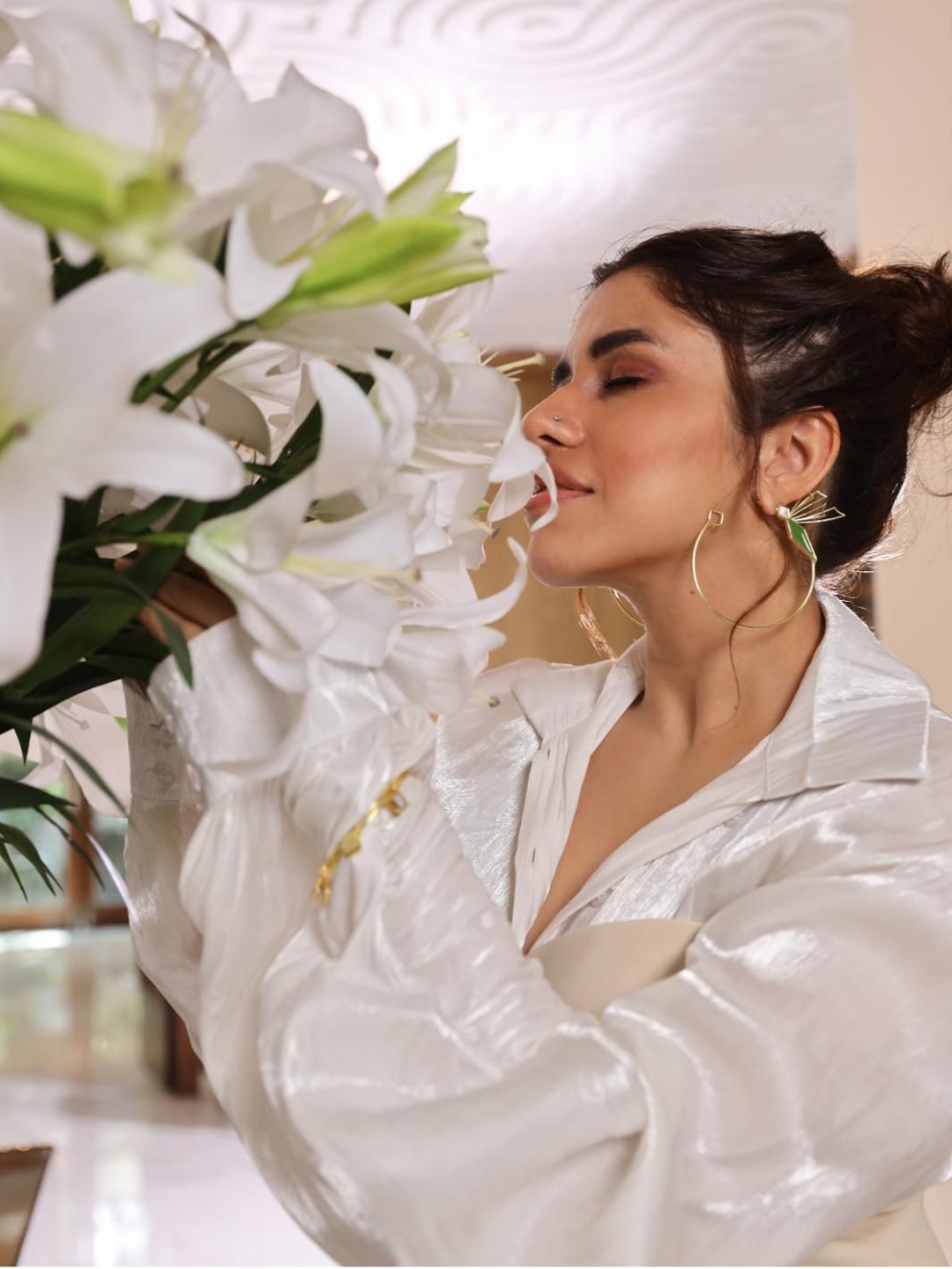 

Varnika Arora Gold-Plated Geometric Pearl Hoop Earrings