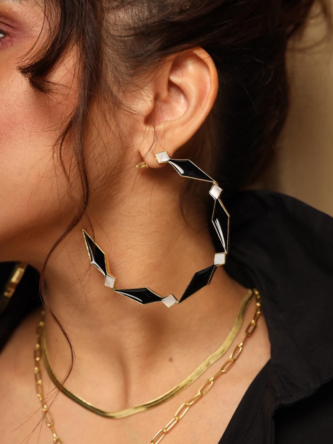Varnika Arora Gold-Plated Geometric Mother of Pearl Hoop Earrings, Black