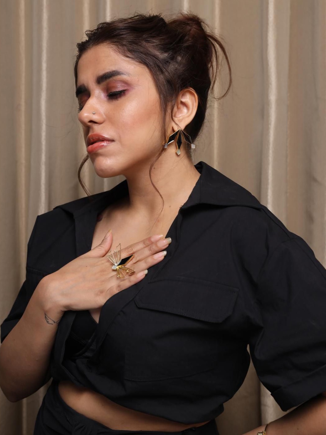

Varnika Arora Gold-Plated Geometric Mother of Pearl Drop Earrings, Black