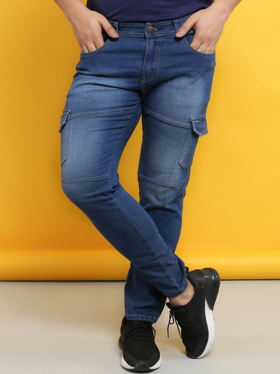 Rend Men Slim Fit Mildly Distressed Mid-Rise Light Fade Jeans, Blue