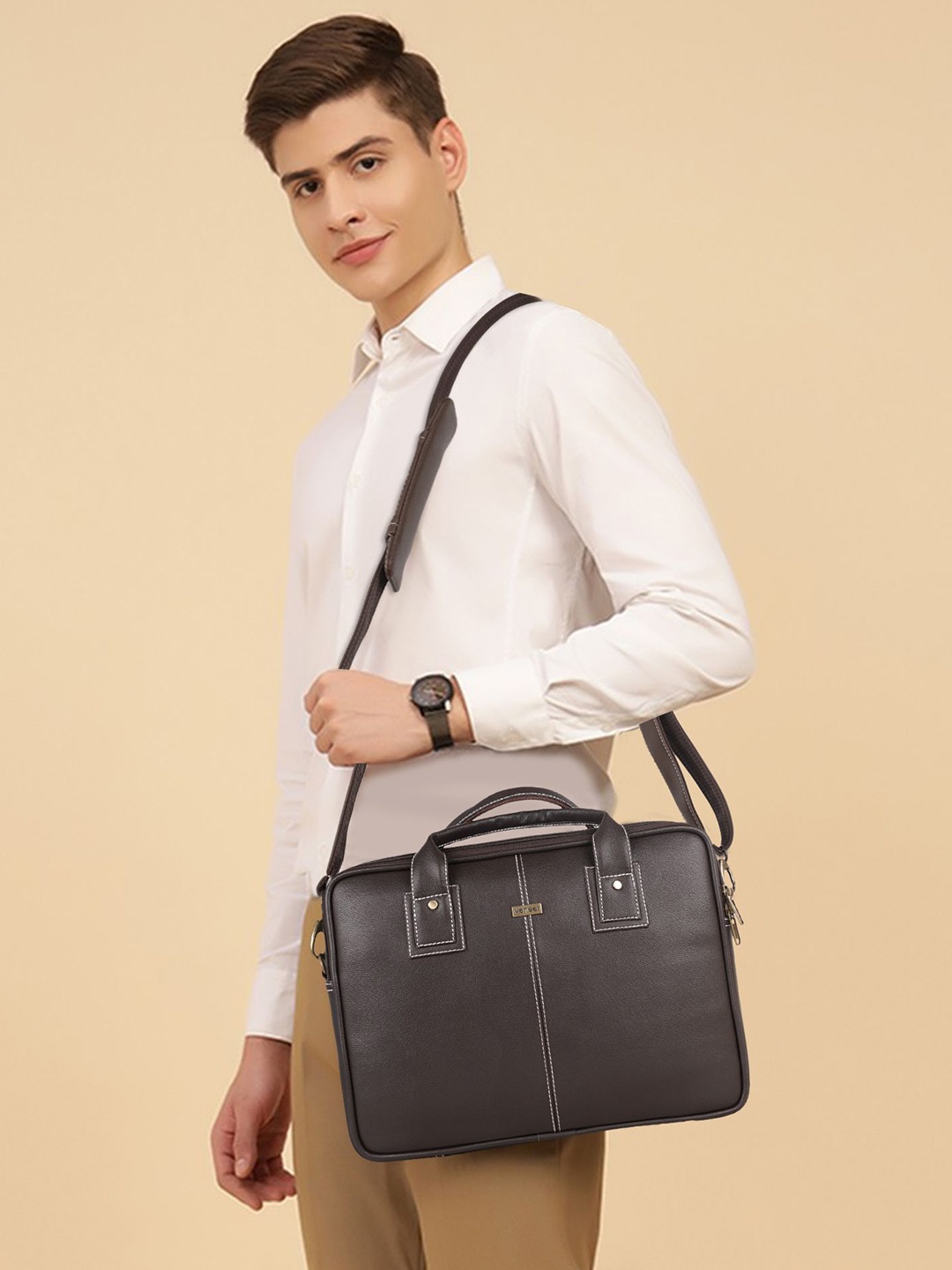 

Veneer Men Solid Leather Messenger Bag, Brown