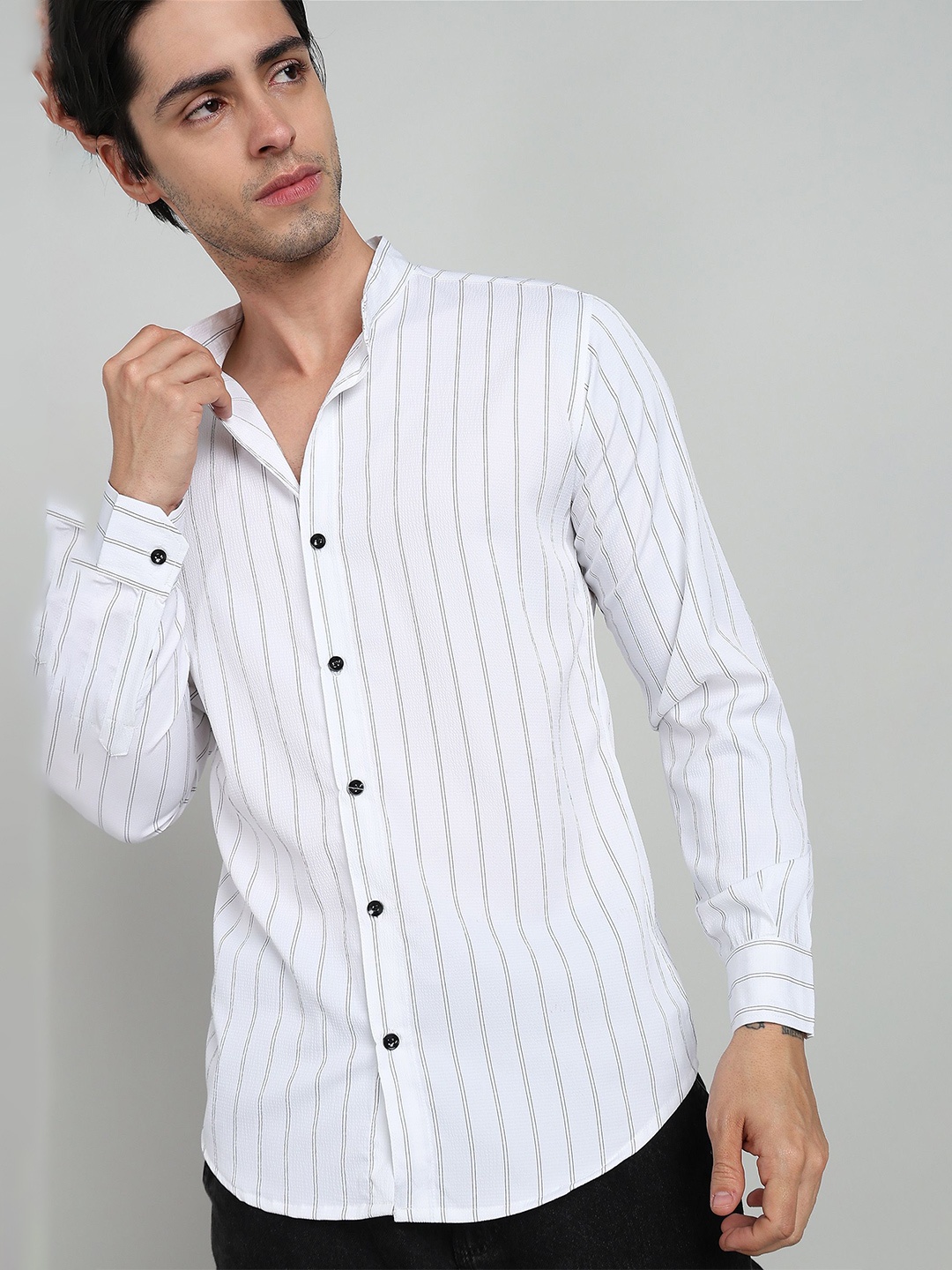 

Wuxi Men Straight Mandarin Collar Vertical Striped Casual Shirt, White