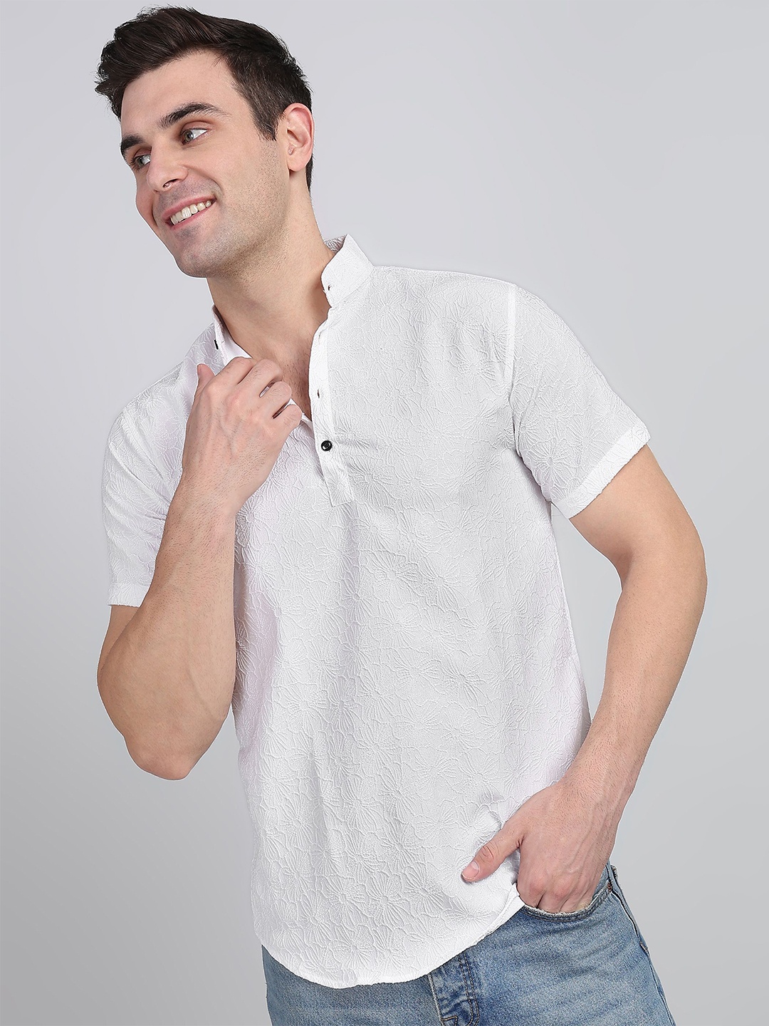 

Wuxi Men Straight Fit Mandarin Collar Textured Casual Shirt, White