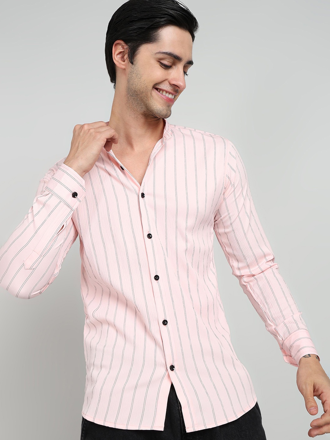 

Wuxi Men Straight Opaque Striped Casual Shirt, Peach