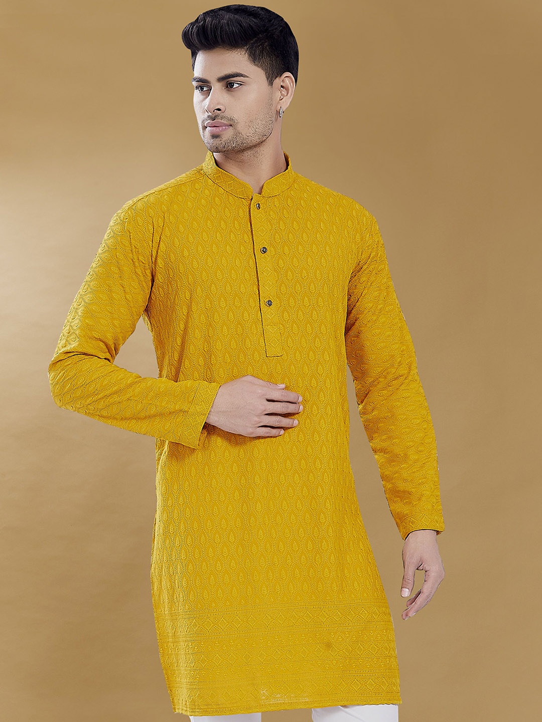 

DIVISIVE Mandarin Collar Floral Embroidered Thread Work Straight Kurta, Yellow