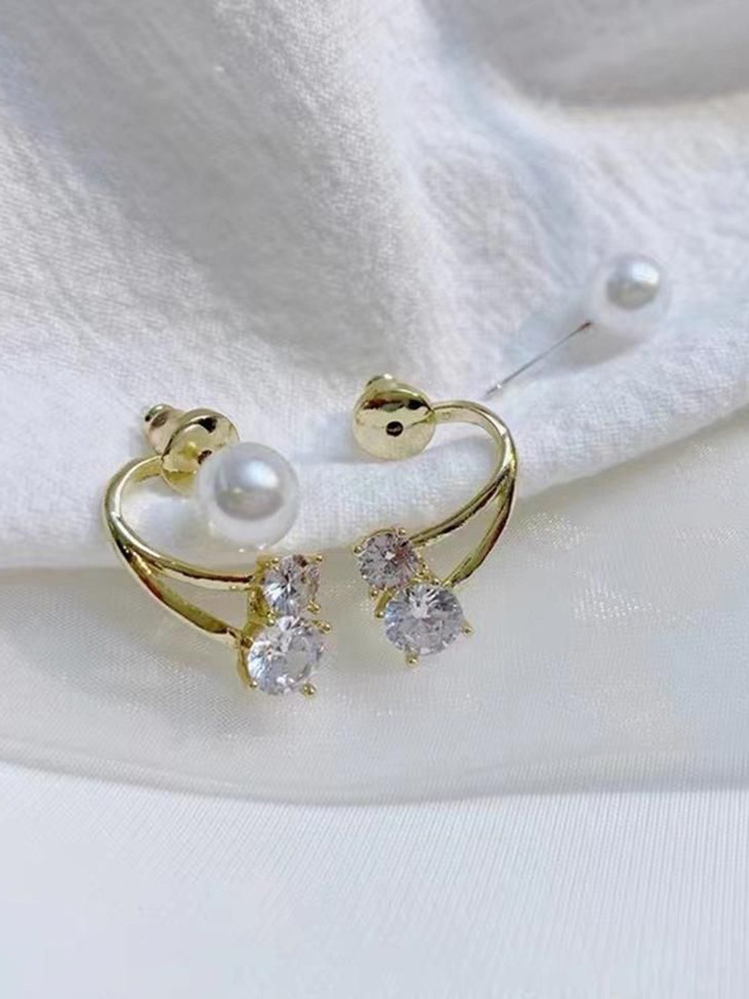 

Celestique Contemporary Studs Earrings, Gold