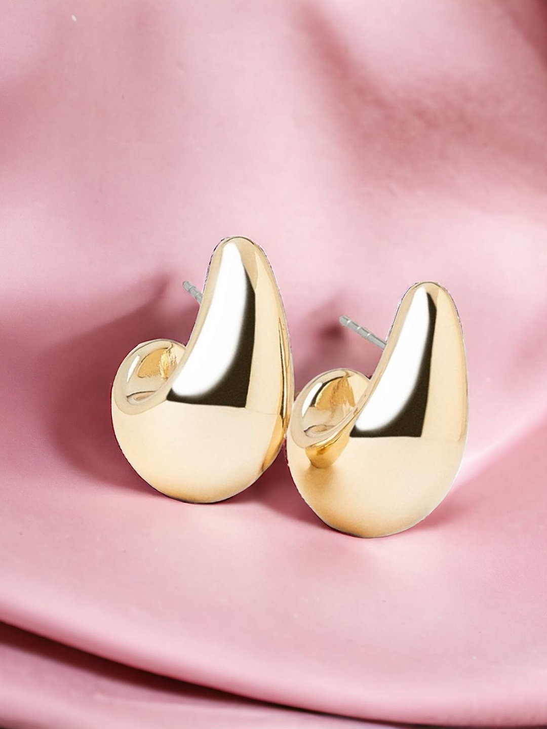 

Celestique Gold-Plated Kaju Waterdrop Shaped Drop Earrings