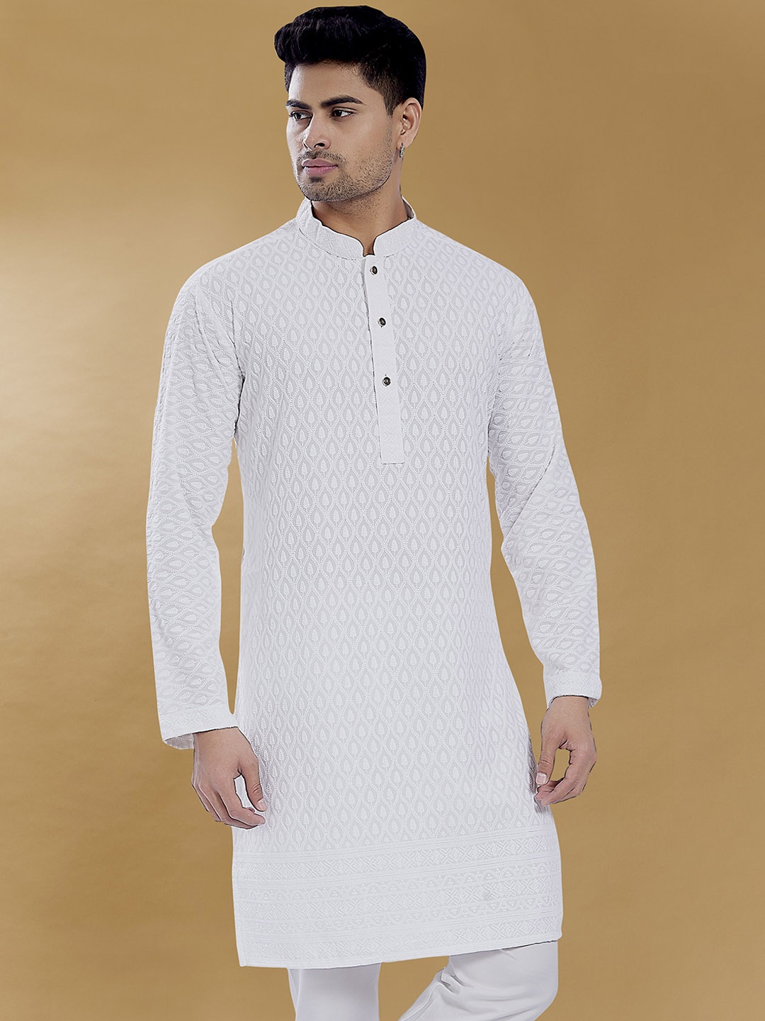 

DIVISIVE Mandarin Collar Floral Embroidered Thread Work Straight Kurta, White