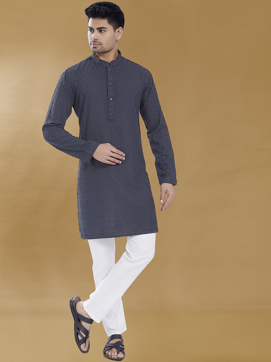

DIVISIVE Ethnic Motifs Embroidered Straight Cotton Kurta, Charcoal