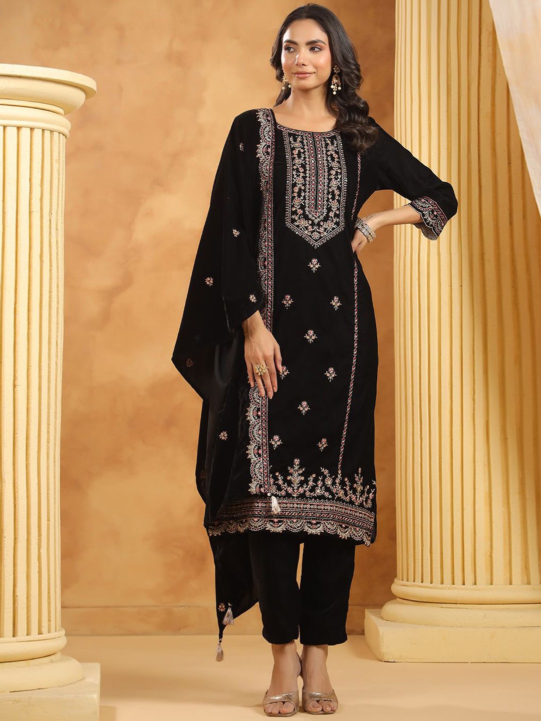 

Meena Bazaar Floral Embroidered Thread Work Velvet Straight Kurta with Trouser & Dupatta, Black