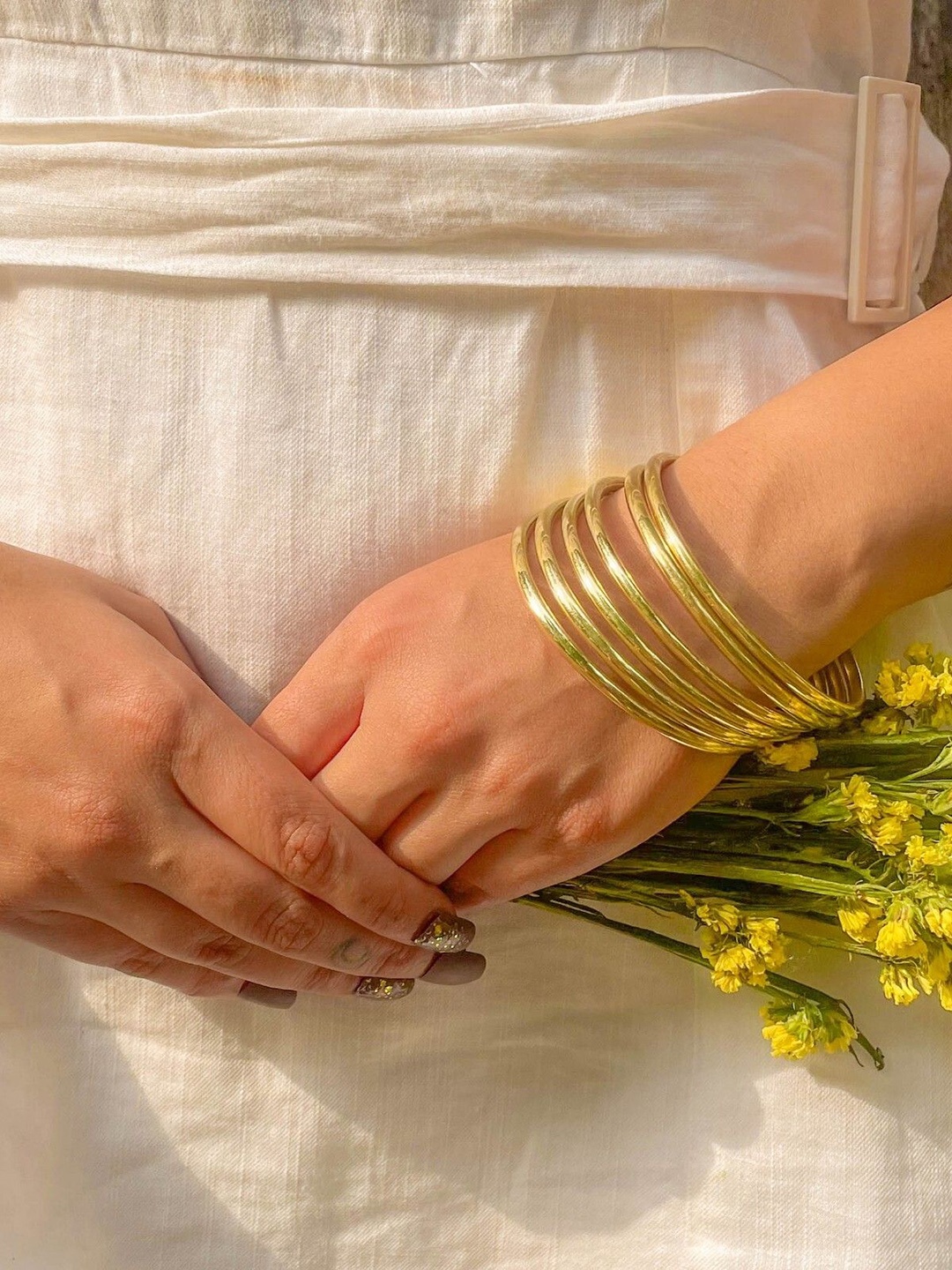 

Janpath Online Set Of 6 Sunehri Bangles, Gold
