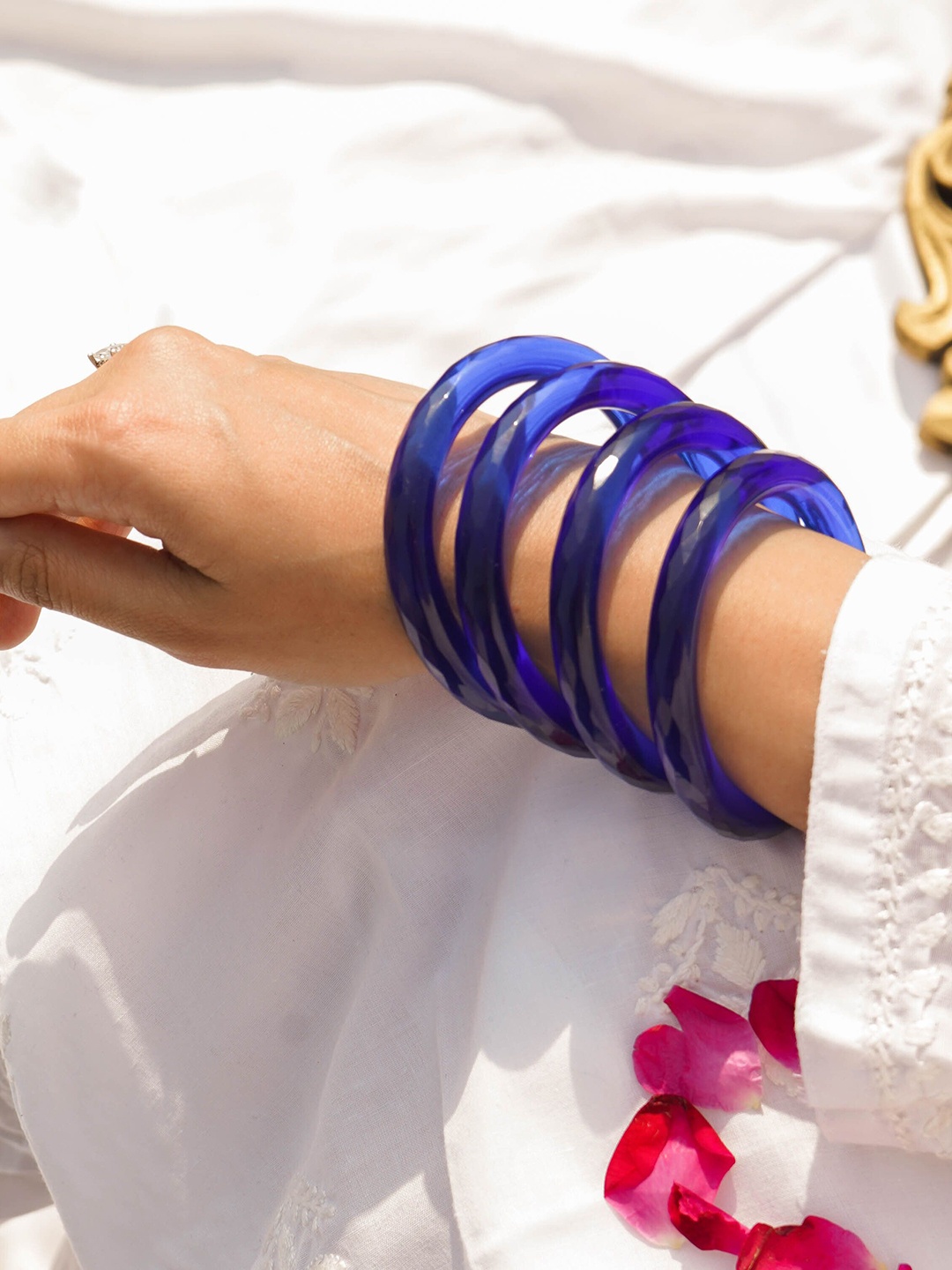 

Janpath Online Set Of 4 Crystal Cut Glass Bangles, Blue