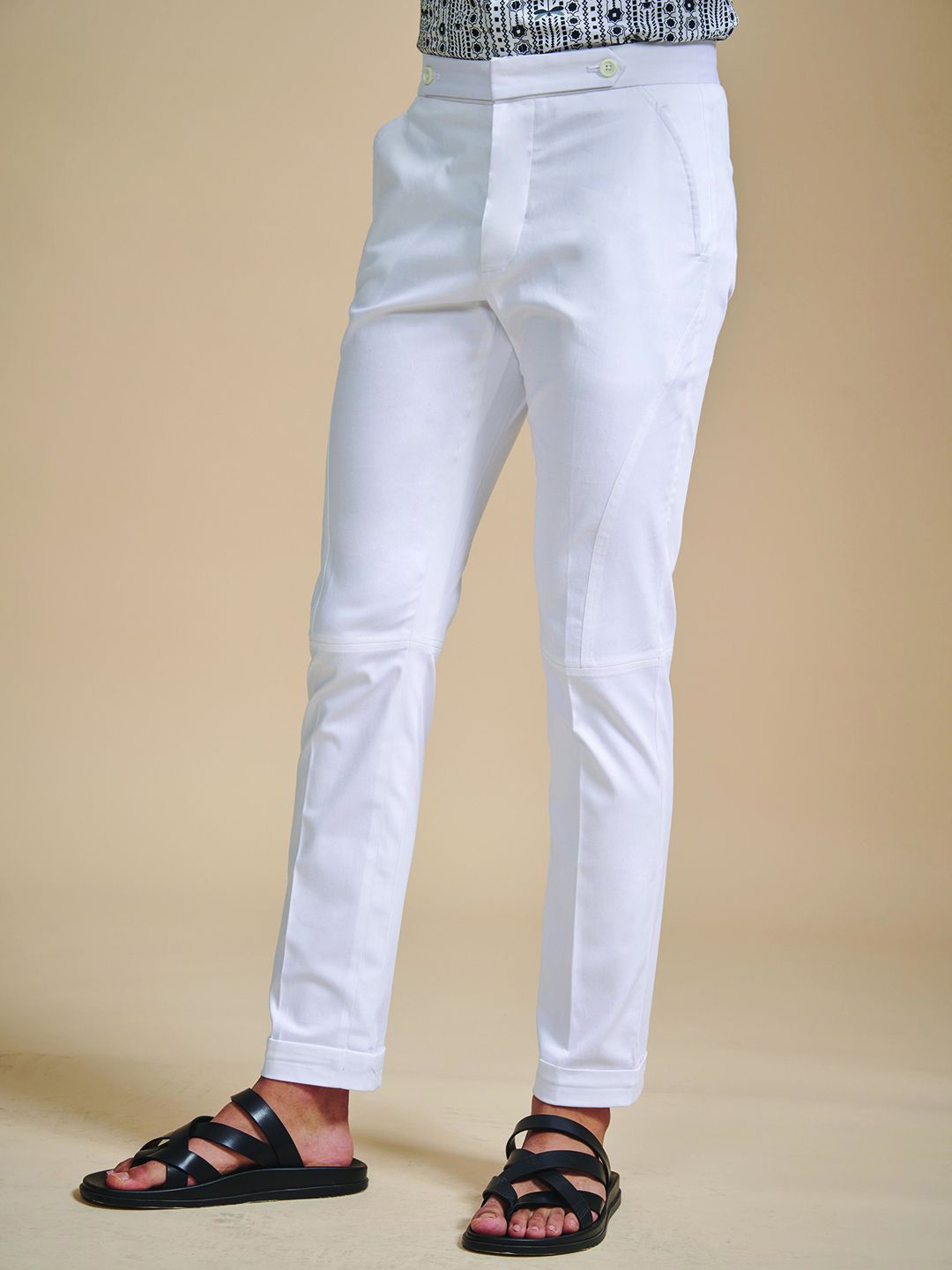 RR Blue Men Relaxed Tapered Fit Mid-Rise Trousers, White