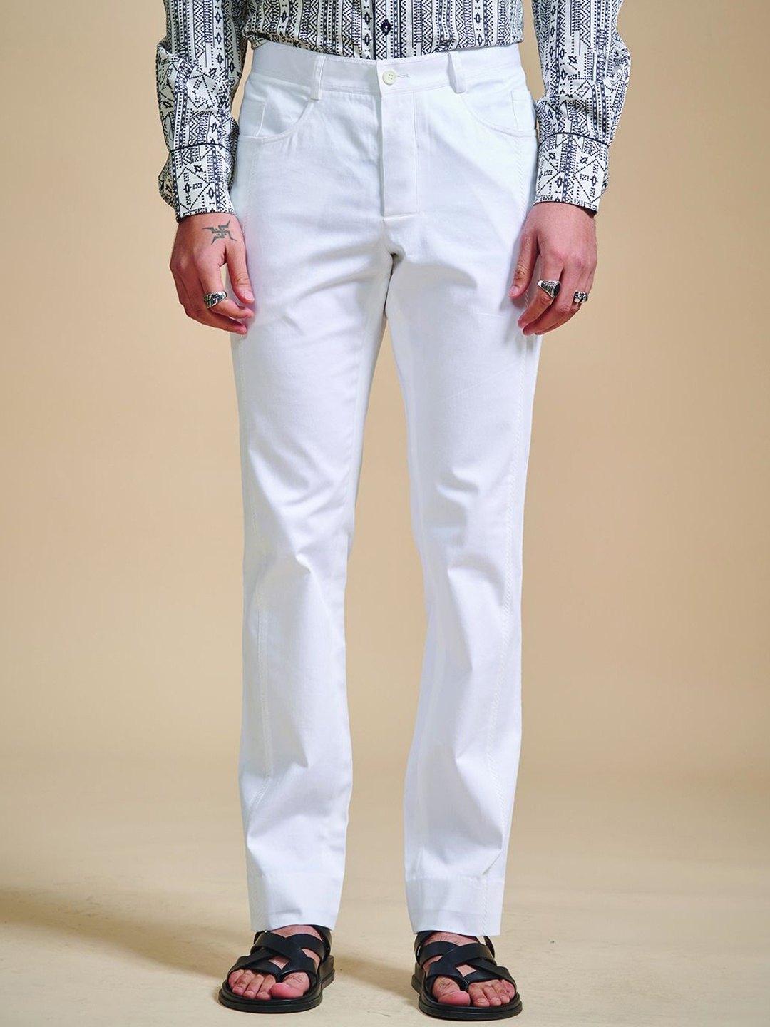 

RR Blue Men Cotton Relaxed Tapered Fit Trousers, White