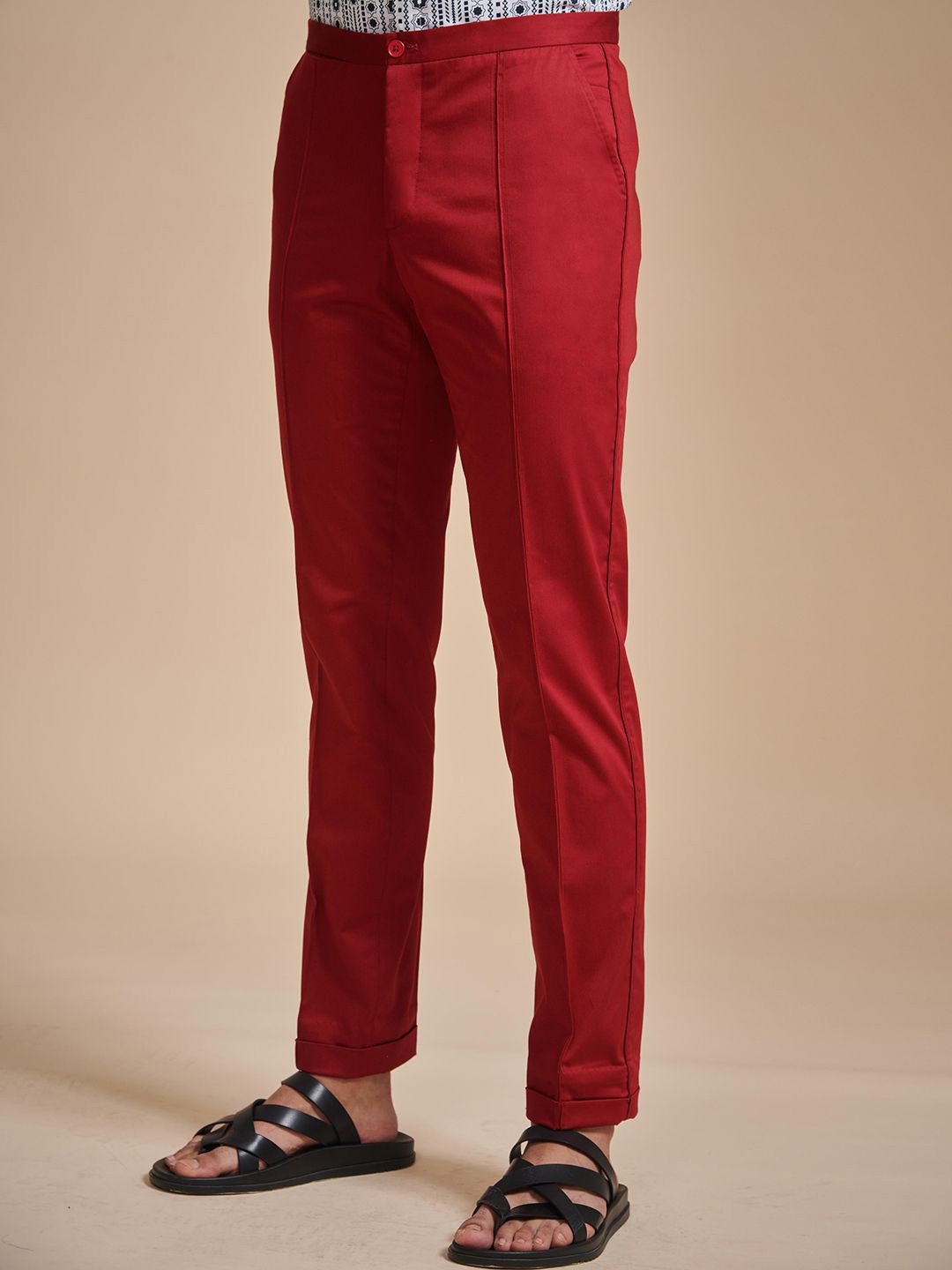 

RR Blue Men Relaxed Mid -Rise Tapered Fit Regular Trousers, Red
