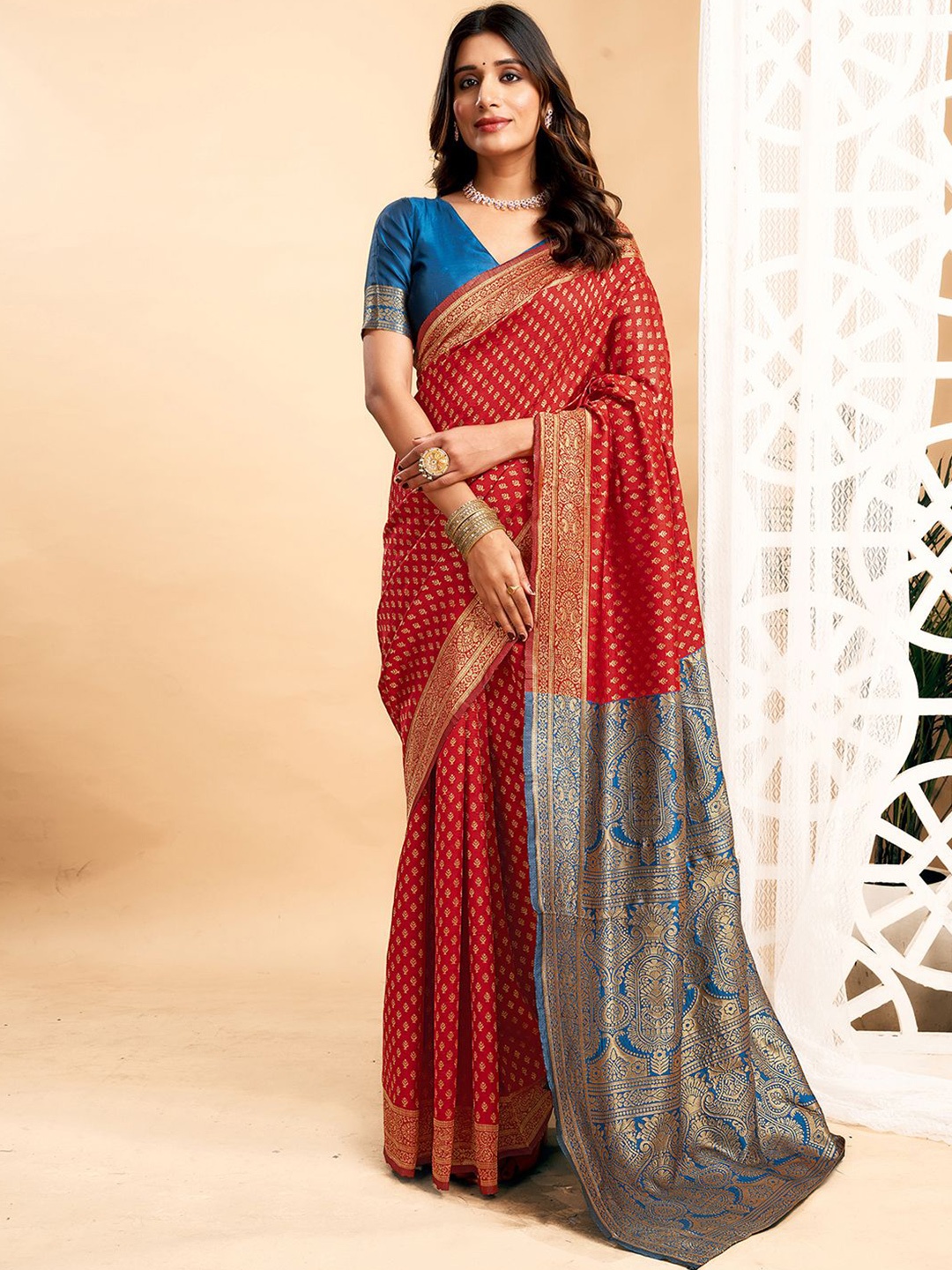 

KALINI Woven Design Zari Banarasi Saree, Red