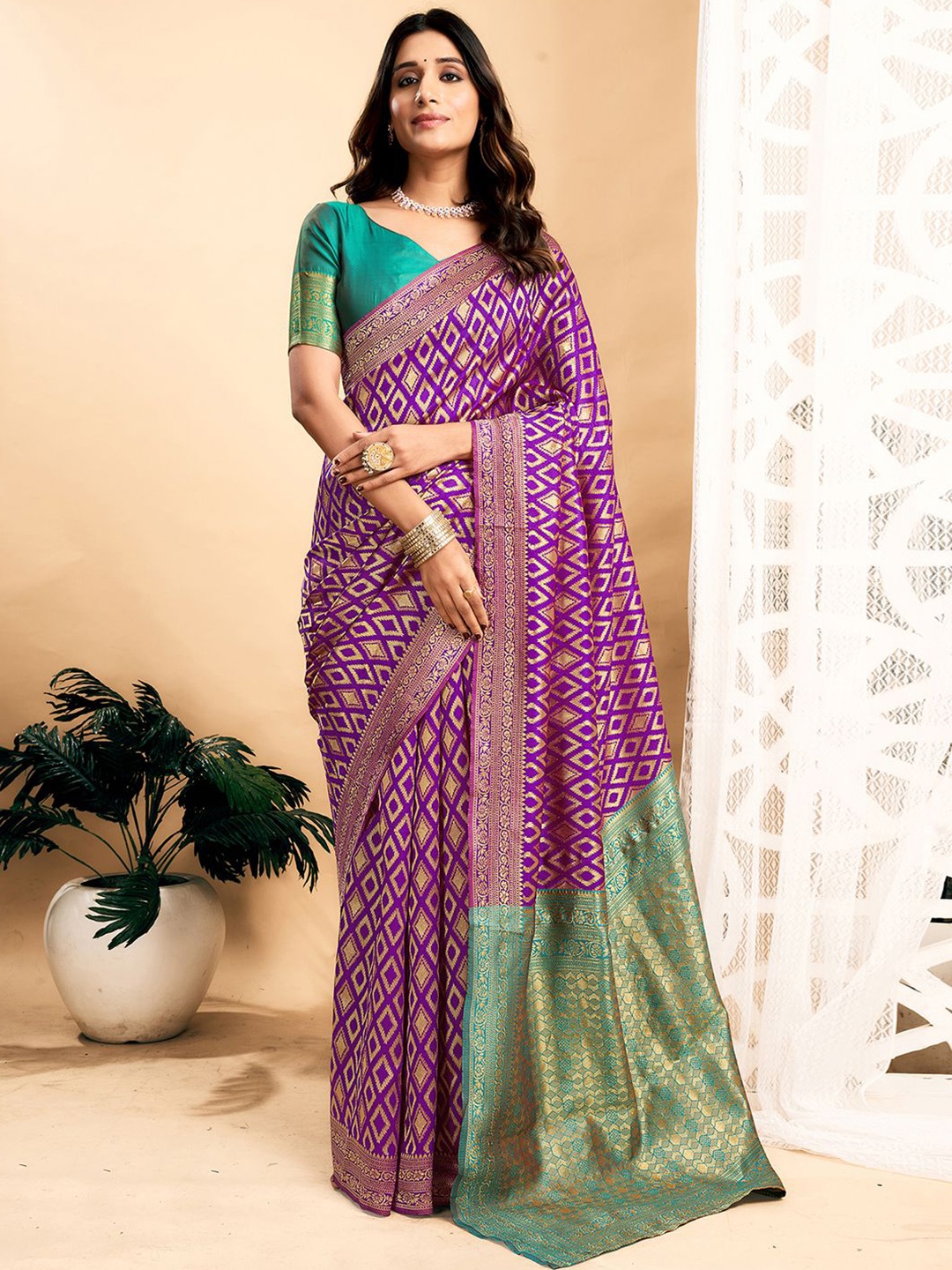 

KALINI Geometric Woven Design Banarasi Saree, Purple