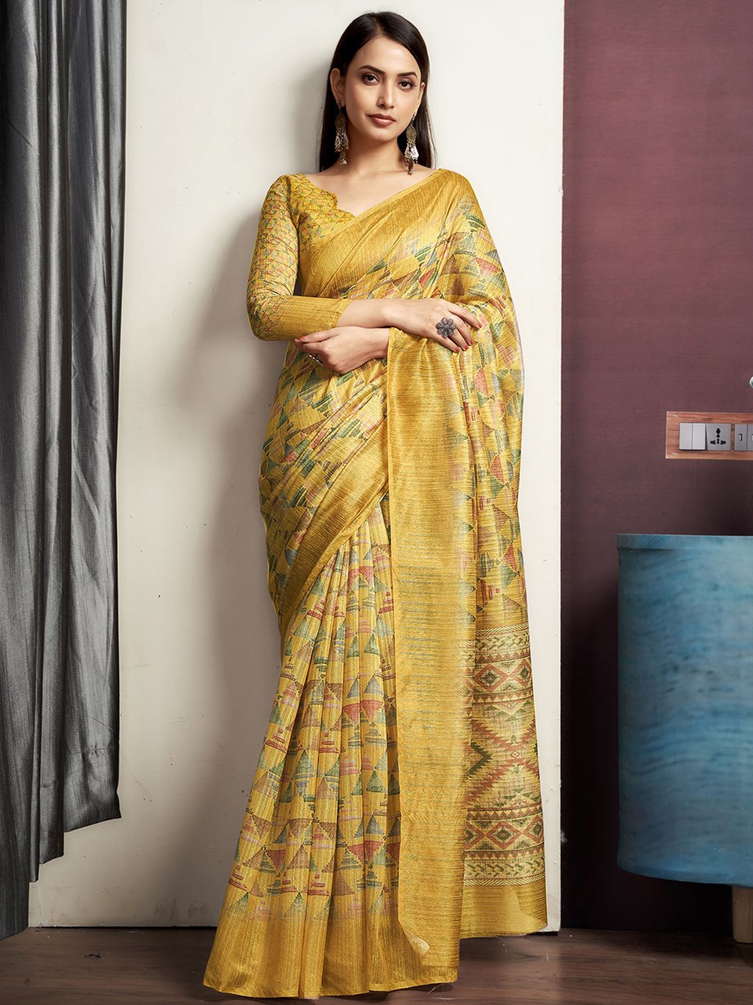 

KALINI Women Geometric Printed Saree, Yellow