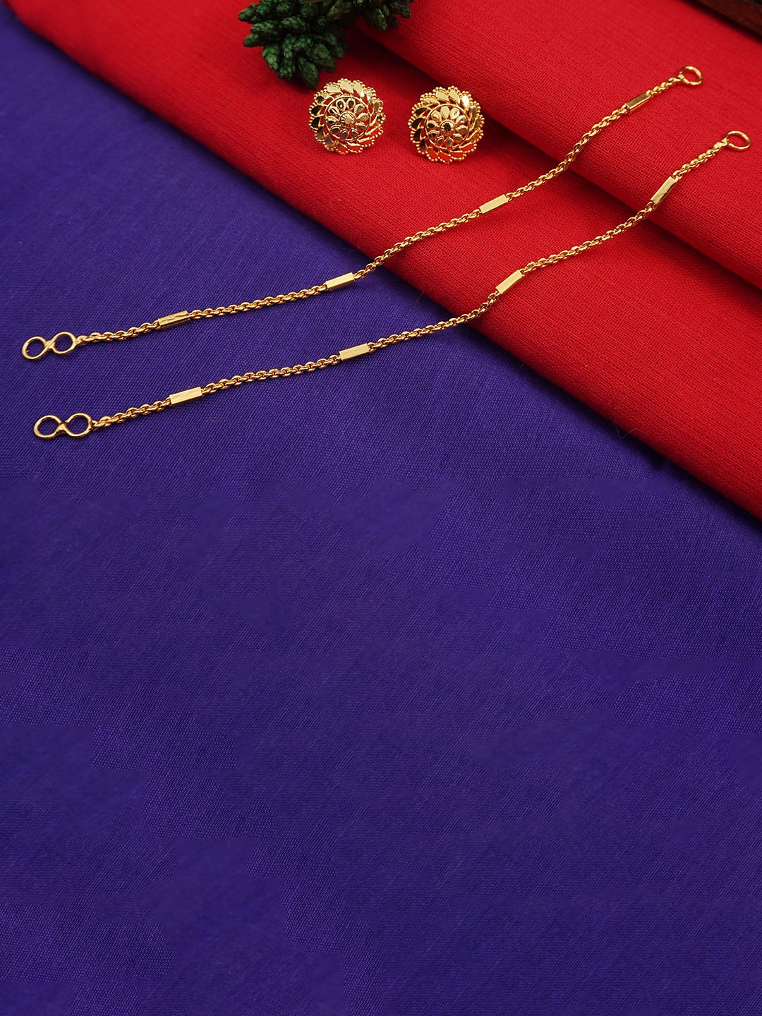 

PINAAKA DARINI Gold-Plated Circular Studs Earrings With Matilu