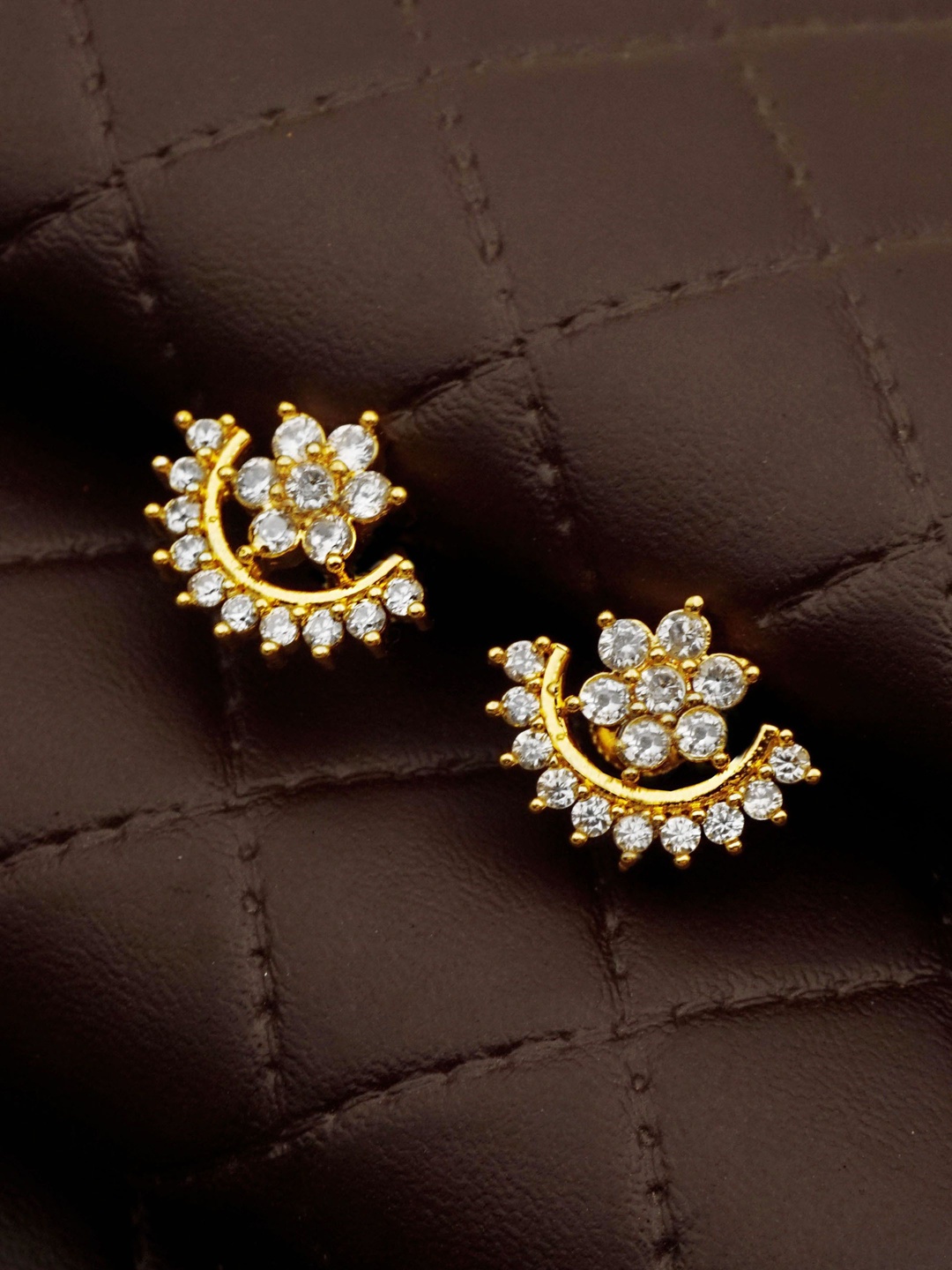 

PINAAKA DARINI 1 Gram Gold-Plated Circular Studs, White