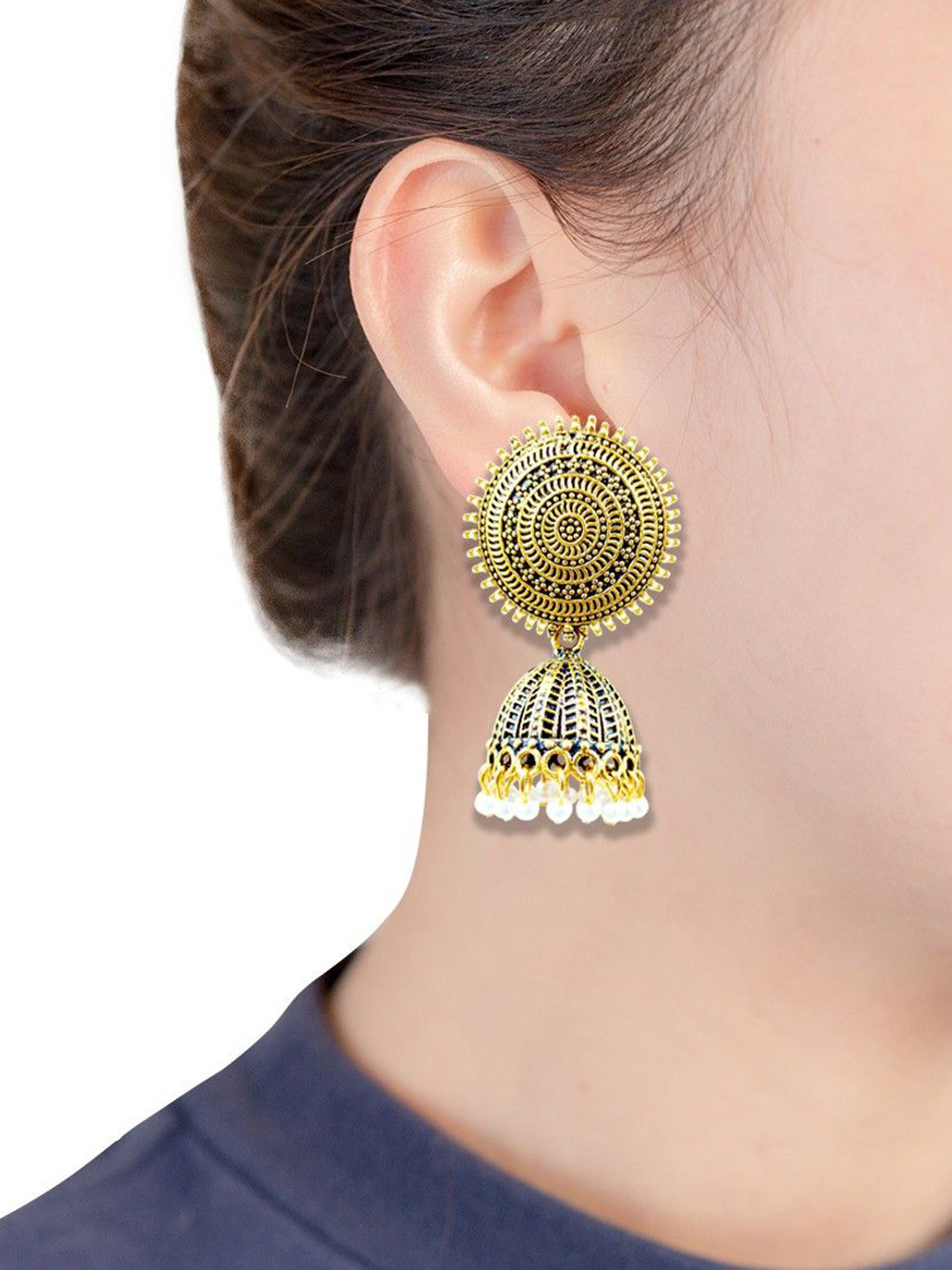 

PINAAKA DARINI Set Of 2 Gold-Plated Dome Shaped Pearls Jhumkas And Drop Earrings