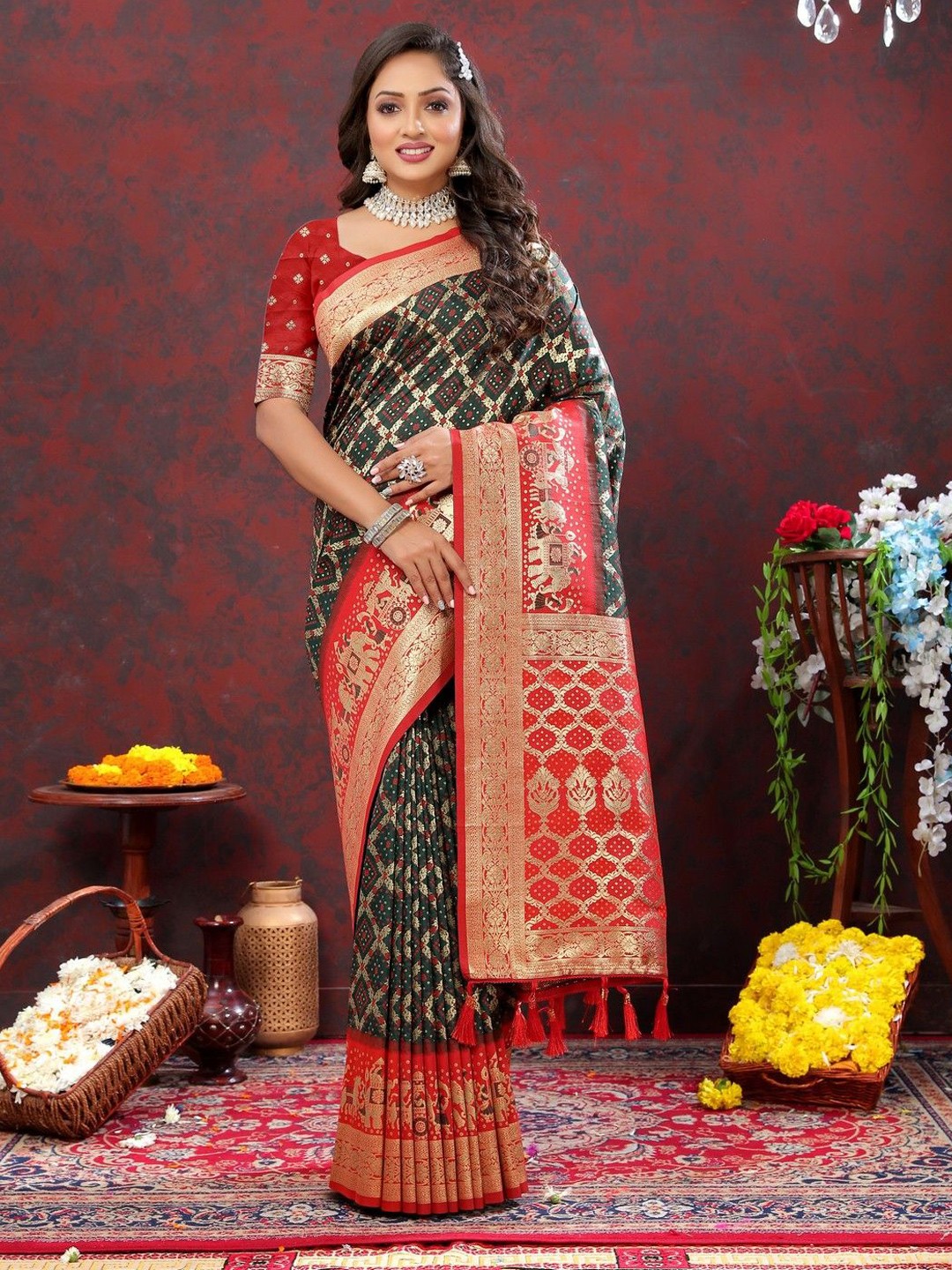 

VARNI FABRICS Woven Design Zari Pure Silk Patola Saree, Black