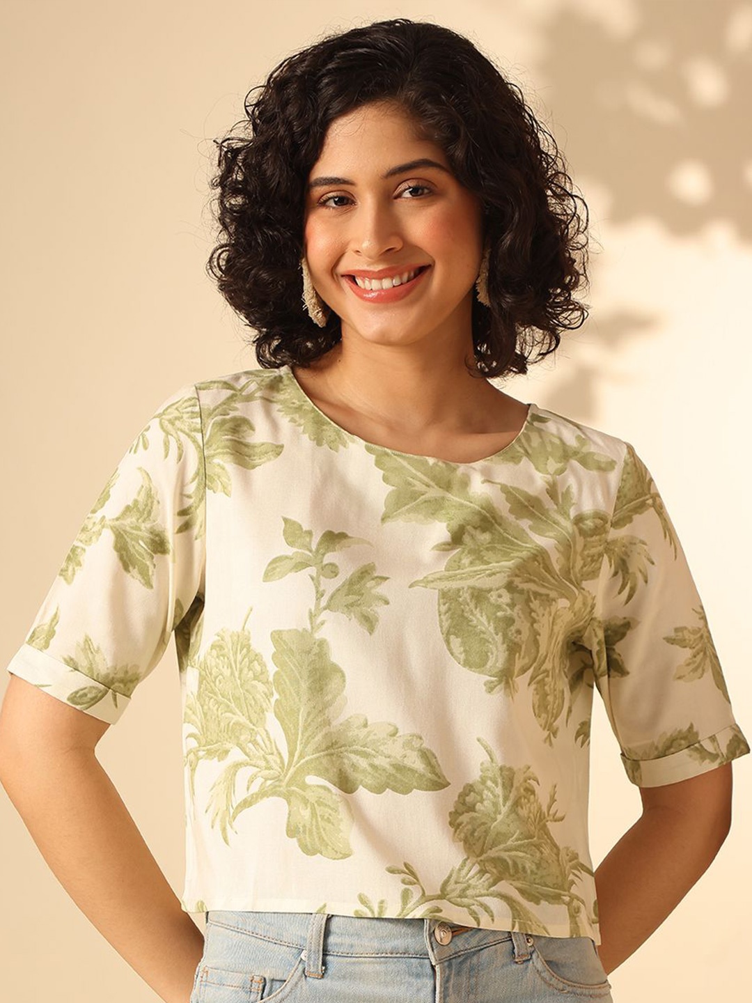 

Anouk Floral Printed Round Neck Short Sleeve Crop Top, Green