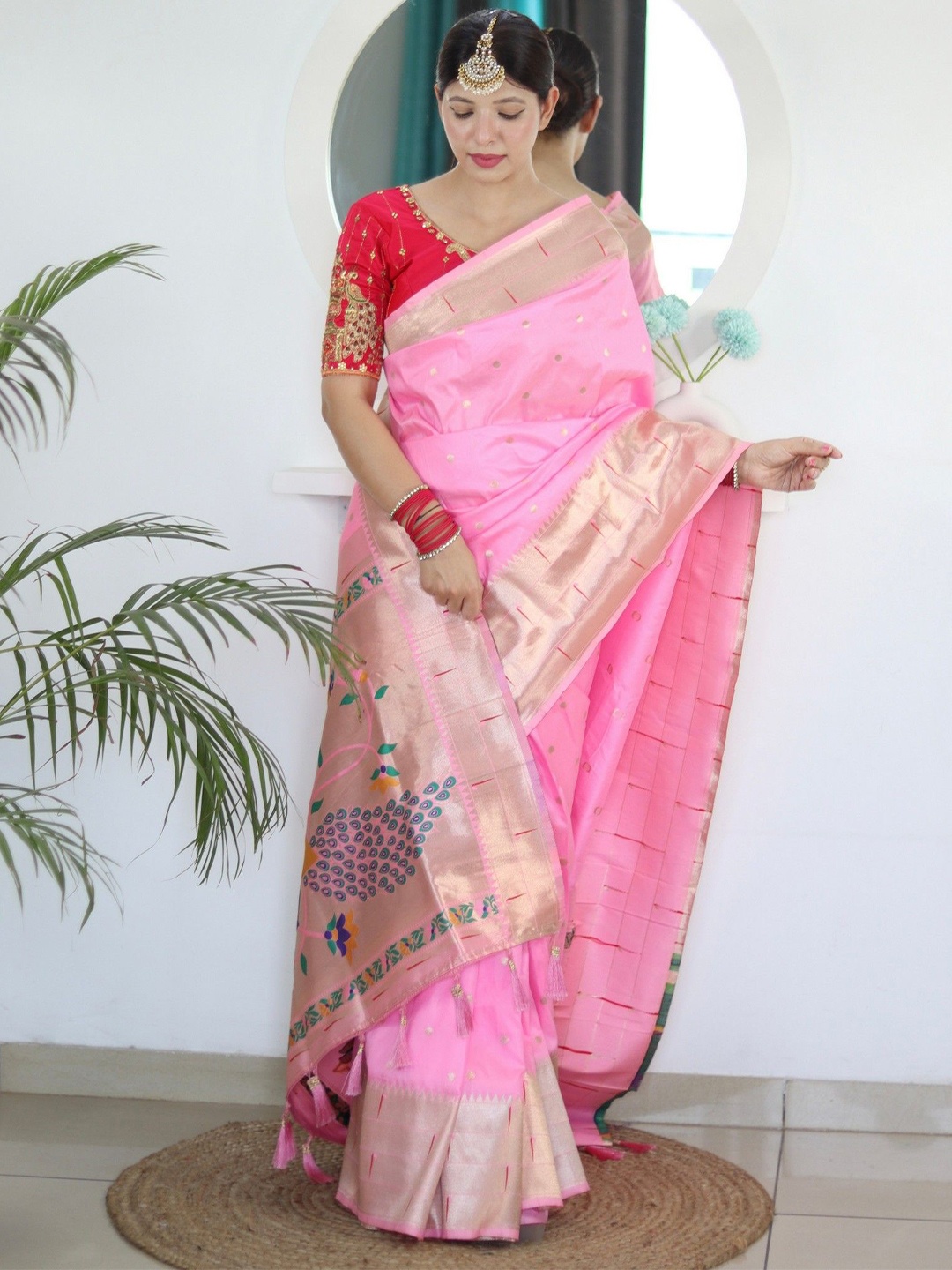

VARNI FABRICS Ethnic Motifs Woven Design Pure Silk Banarasi Saree, Pink