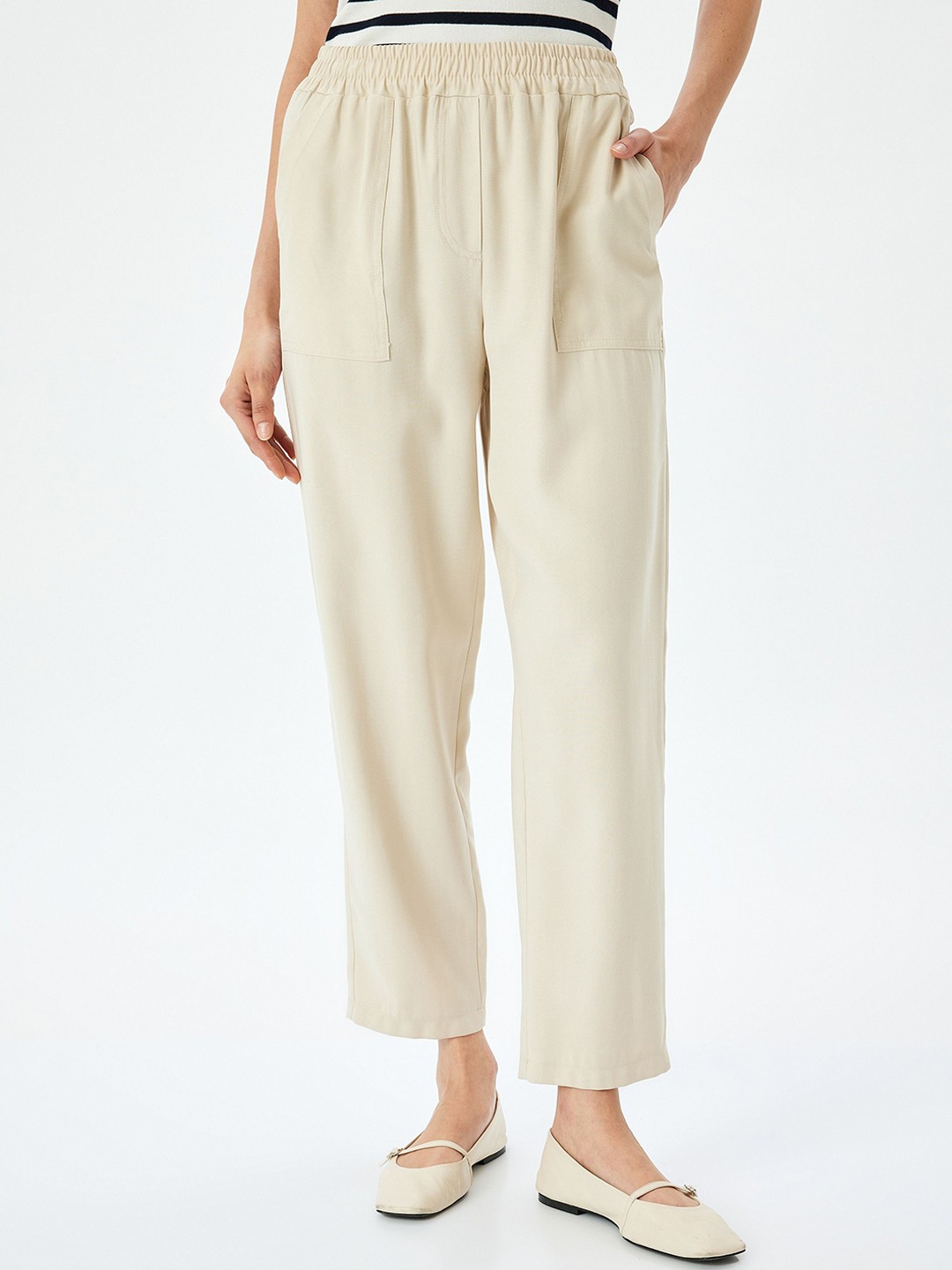 

Koton Women Loose Fit Cropped Trousers, Off white
