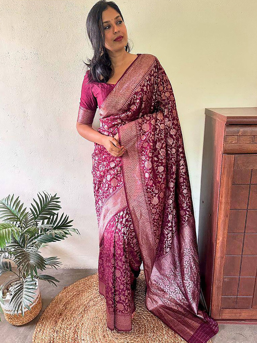 

KALINI Woven Design Silk Blend Banarasi Saree, Purple