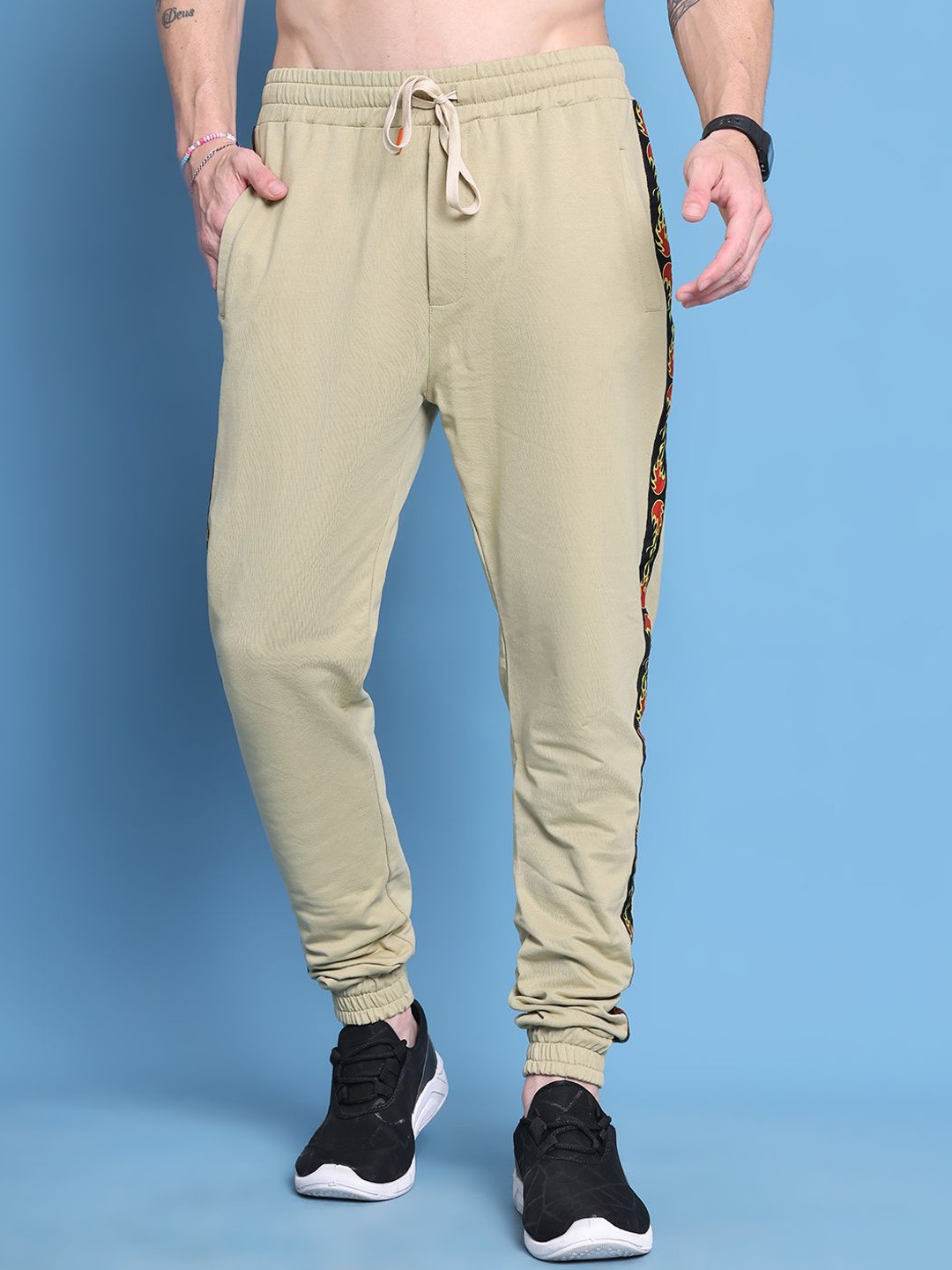 

DOOR74 Men Side Tape Cotton Joggers, Green