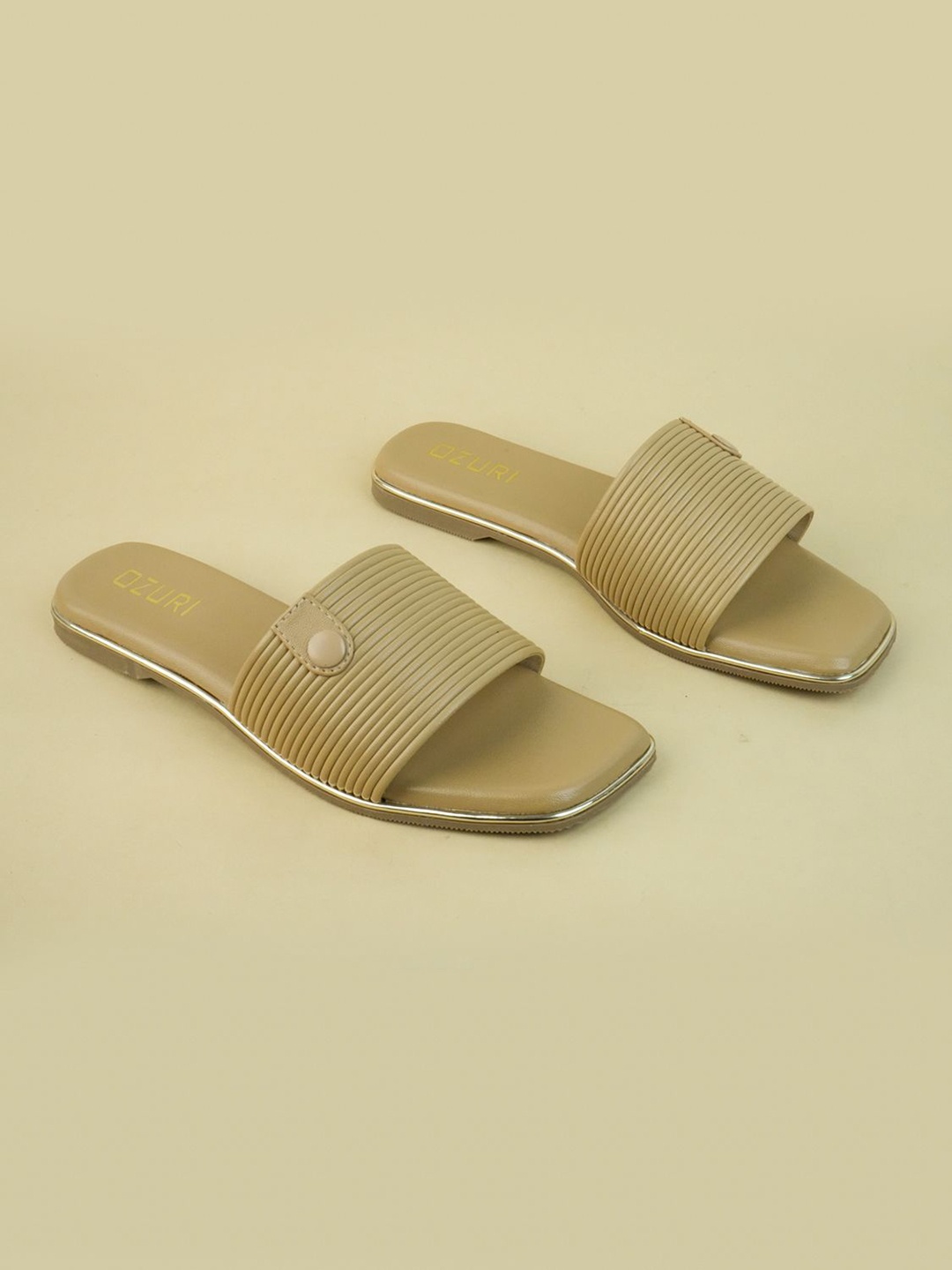 

Ozuri Women Open Toe Flats, Beige