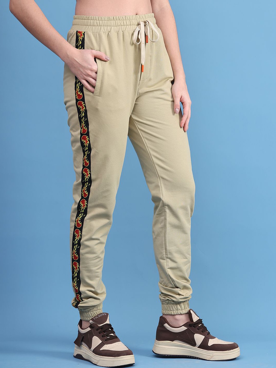 

DOOR74 Women Mid Rise Joggers, Green