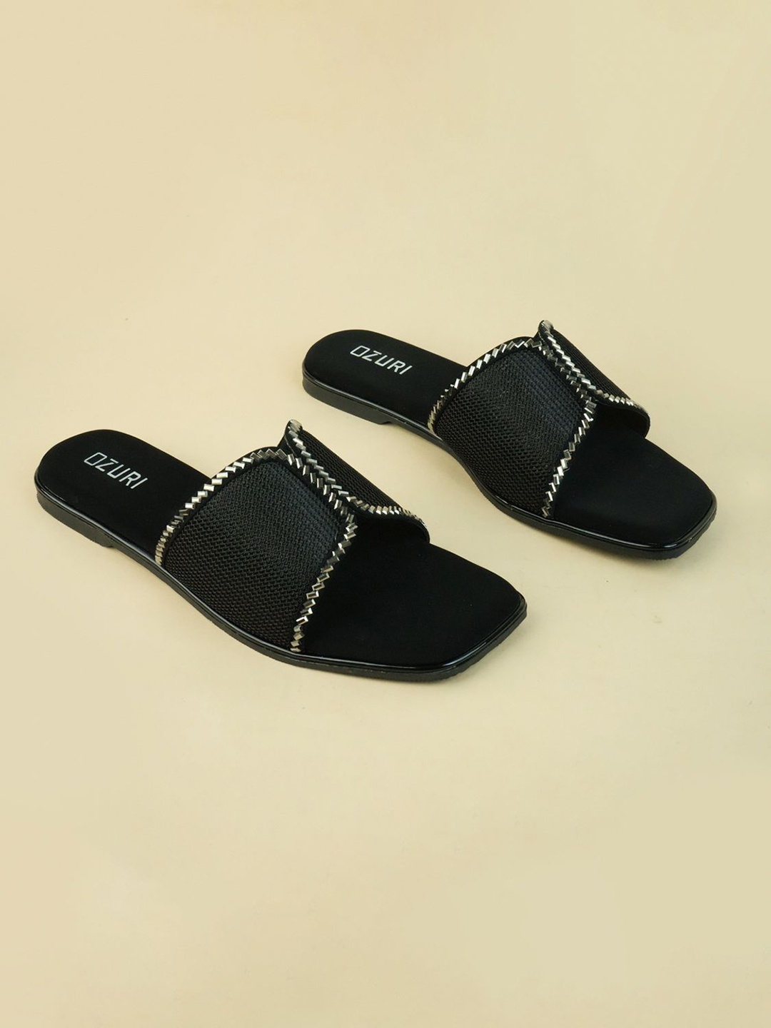 

Ozuri Women Open Toe Flats, Black