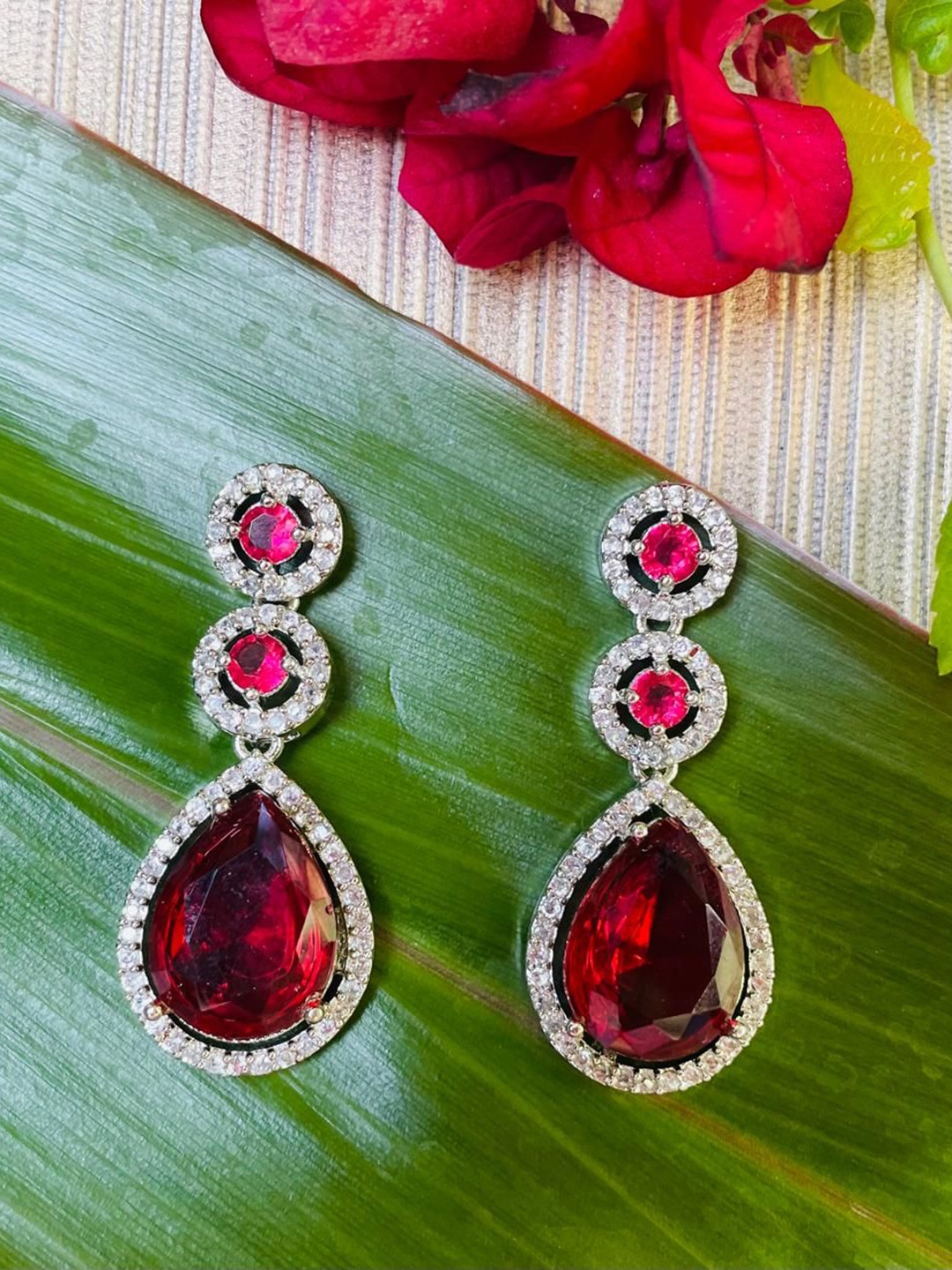 

MONI LIFESTYLE Contemporary Drop Earrings, Red