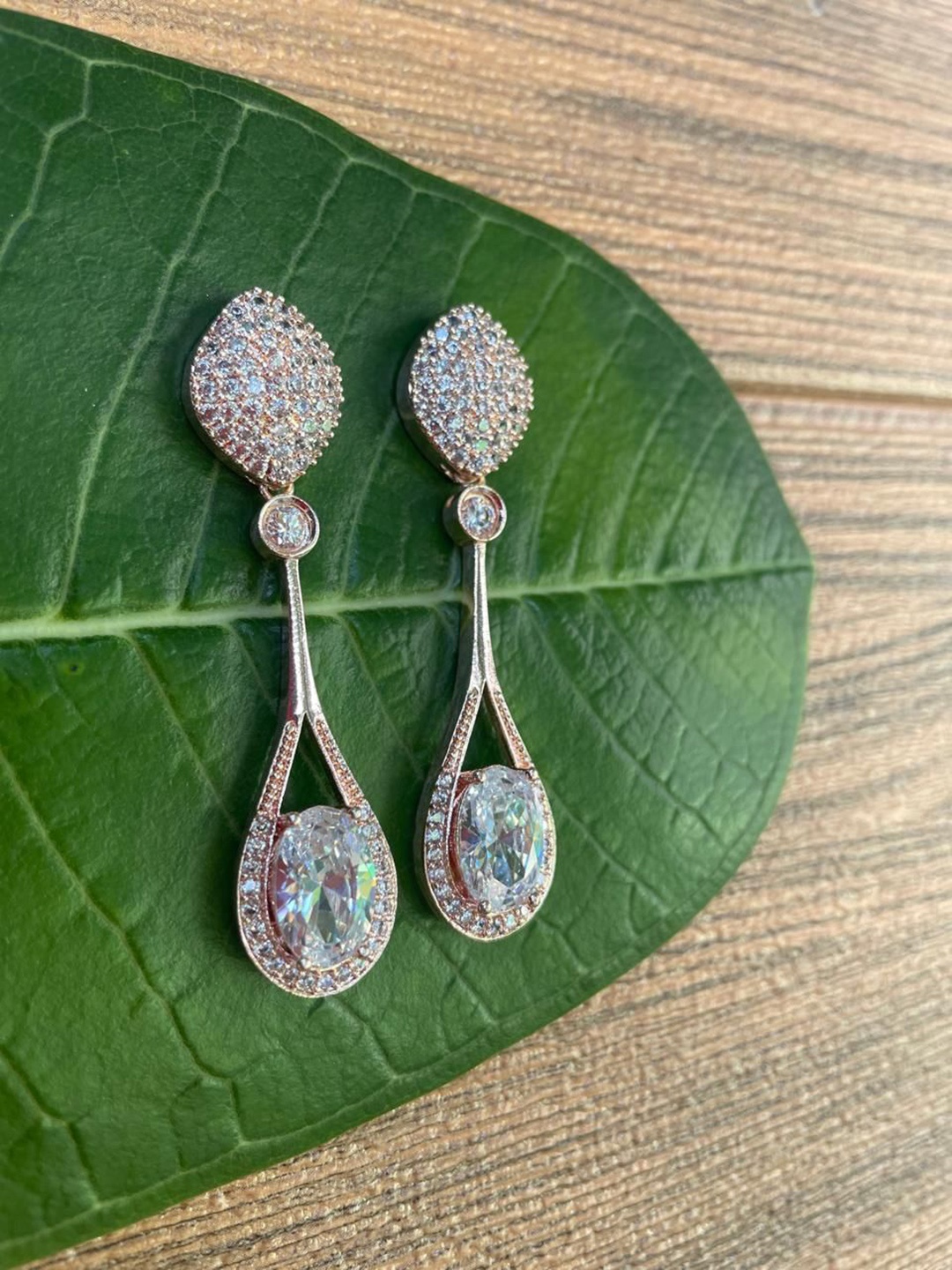 

MONI LIFESTYLE Contemporary Drop Earrings, Rose gold