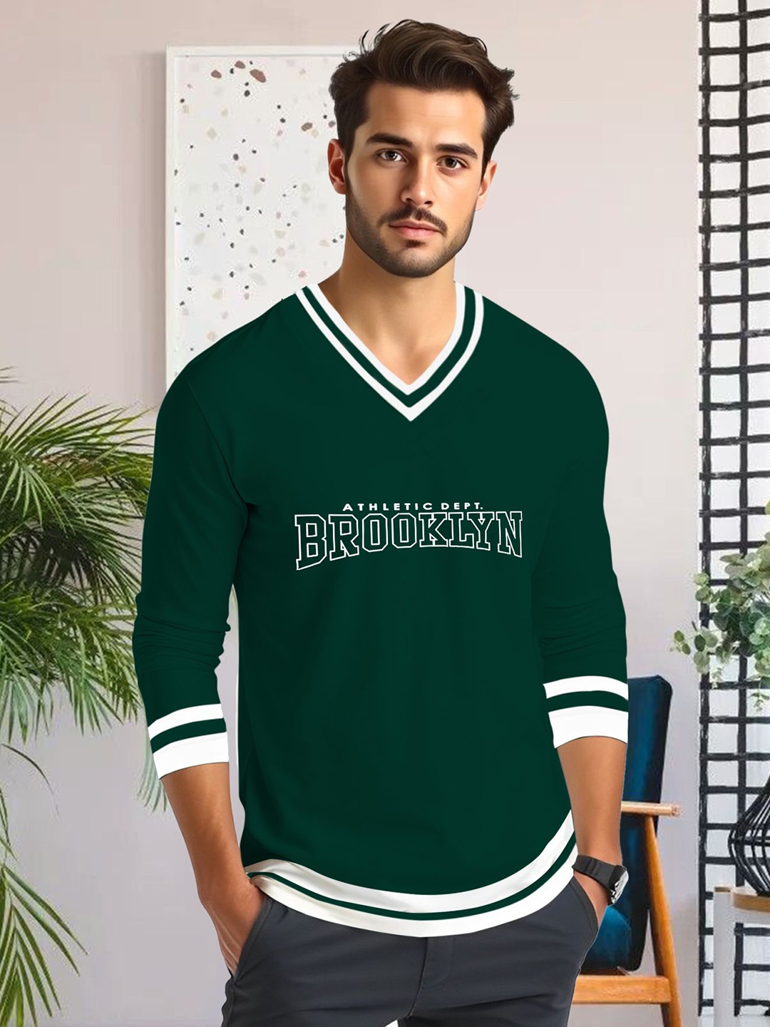 AUSK Men Striped V-Neck Monochrome Applique T-shirt, Green