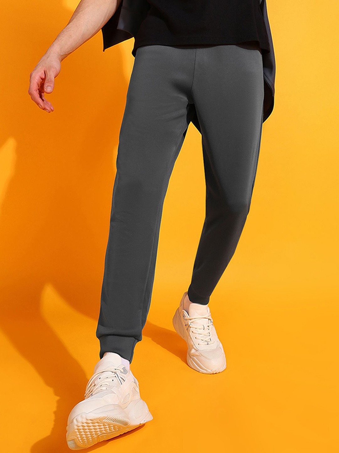 

INDICLUB Men Mid Rise Joggers, Grey