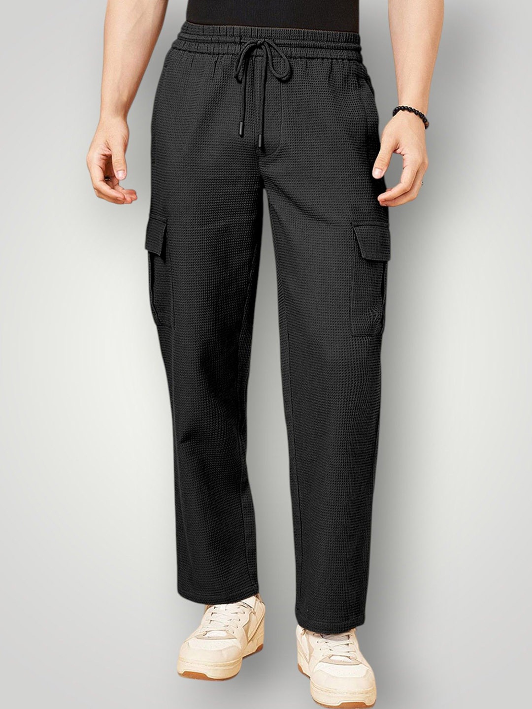 

INDICLUB Men Trousers, Black