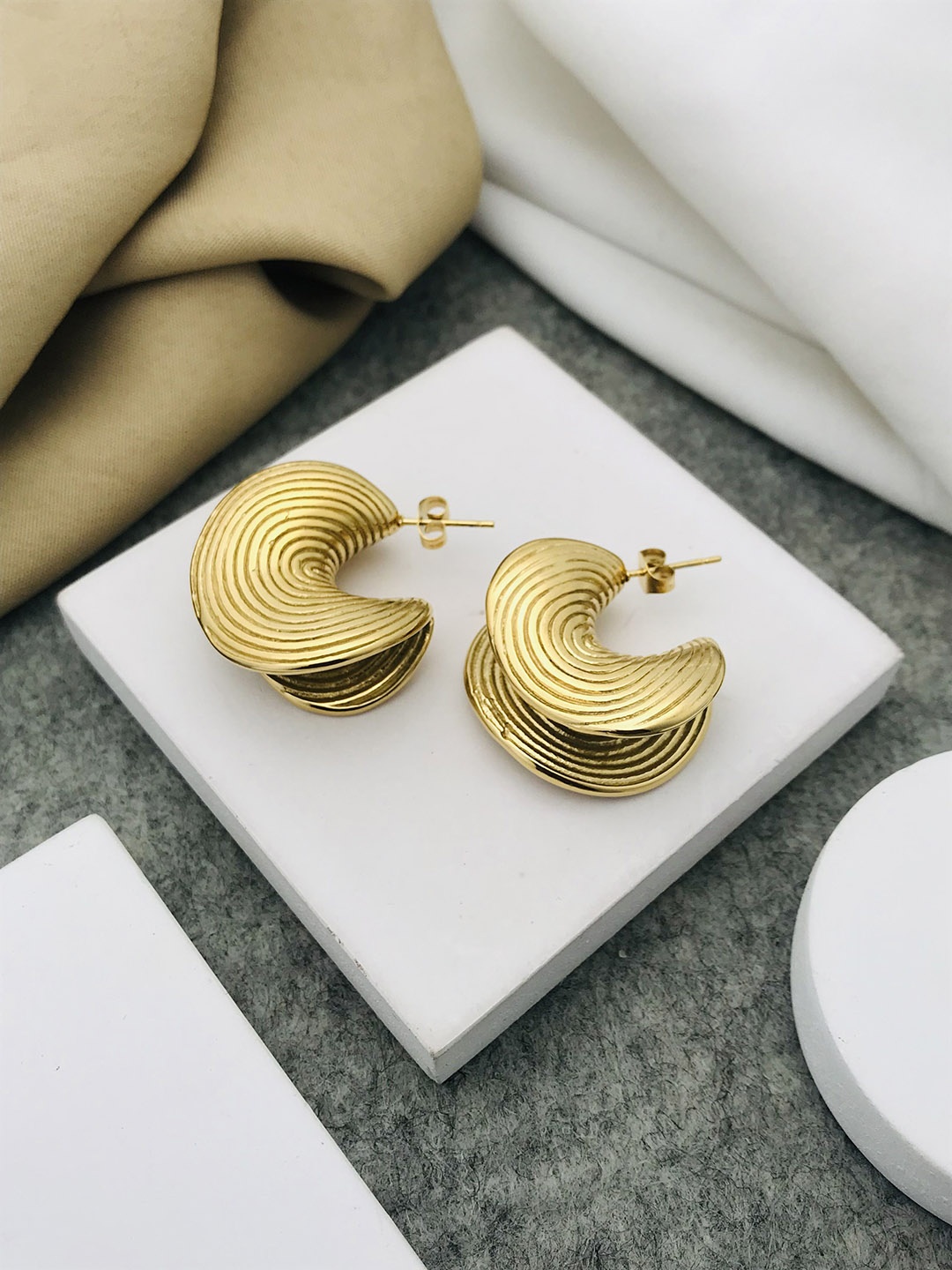 

ANJNI CREATION Contemporary Half Hoop Earrings, Gold