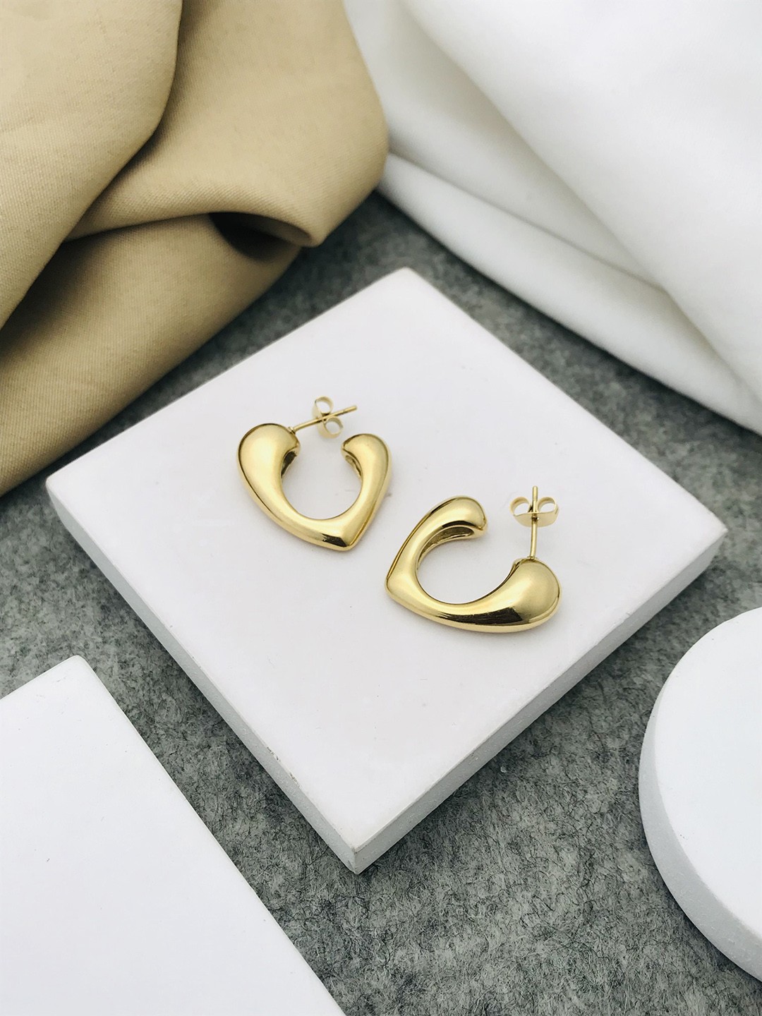 

ANJNI CREATION Contemporary Half Hoop Earrings, Gold