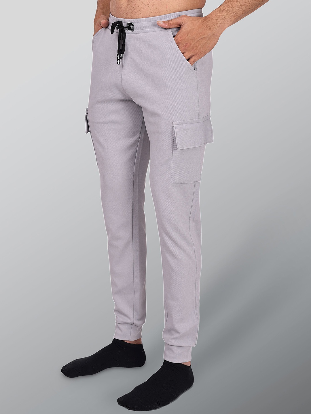 

INDICLUB Men Trousers, Silver