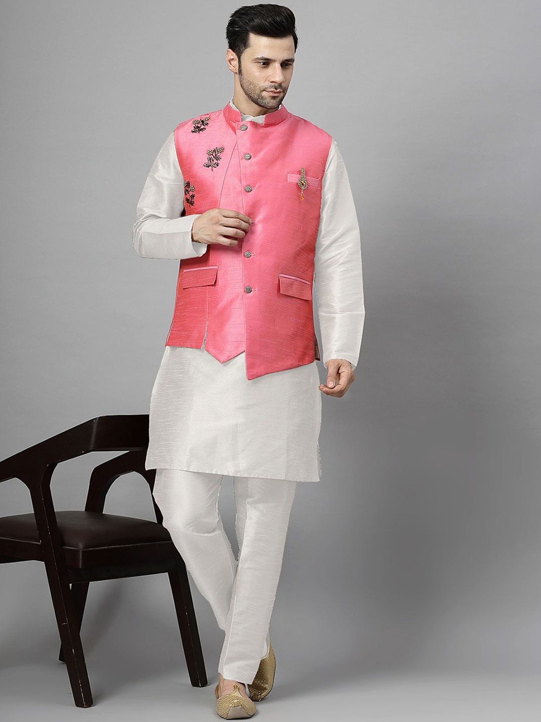 

Utsav Fashion Men Regular Beads and Stones Kurta with Trousers, White