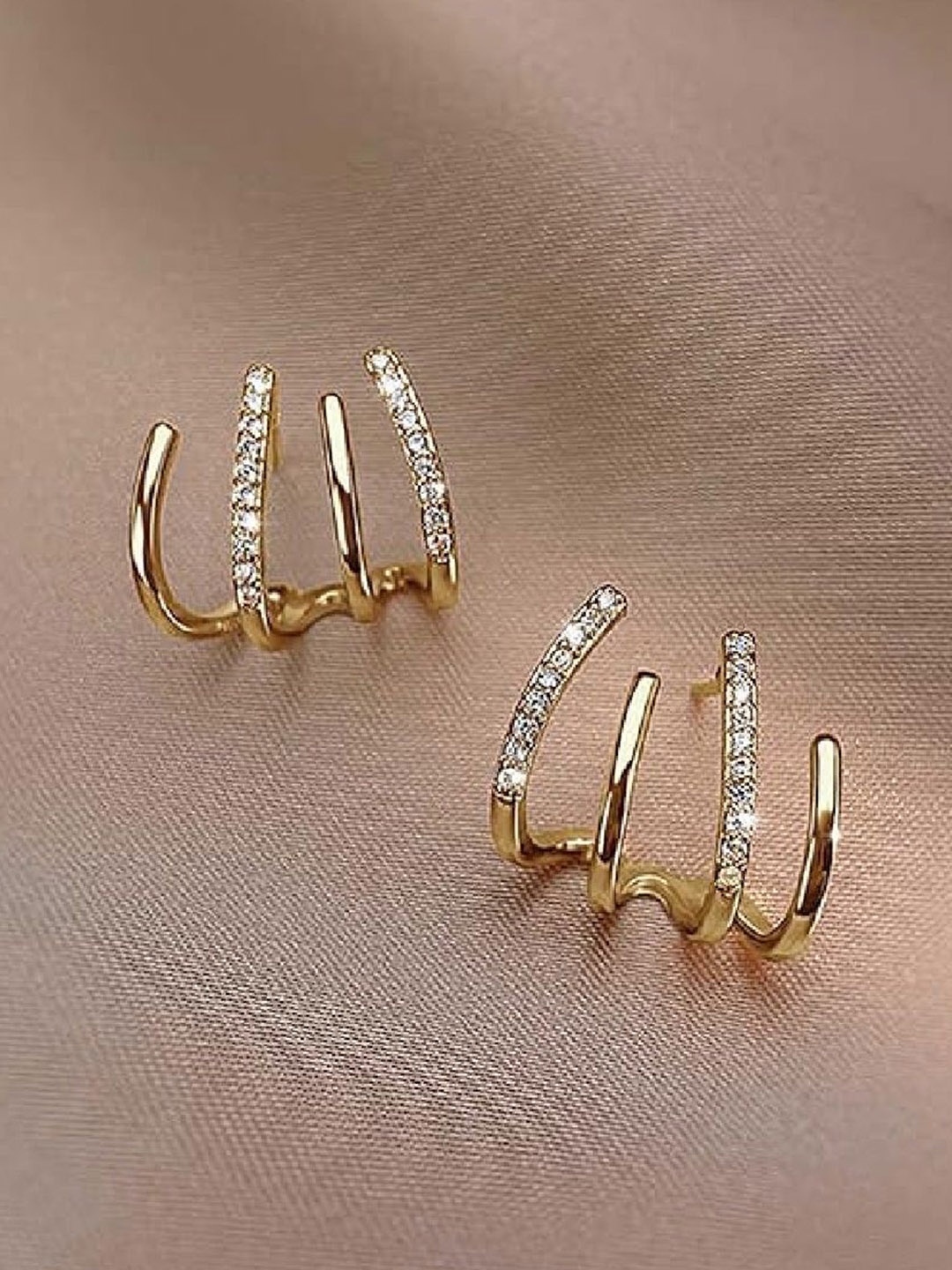 

RUHI COLLECTION Gold-Plated Stainless Steel Geometric Korean 4 Claw Crystals Studs