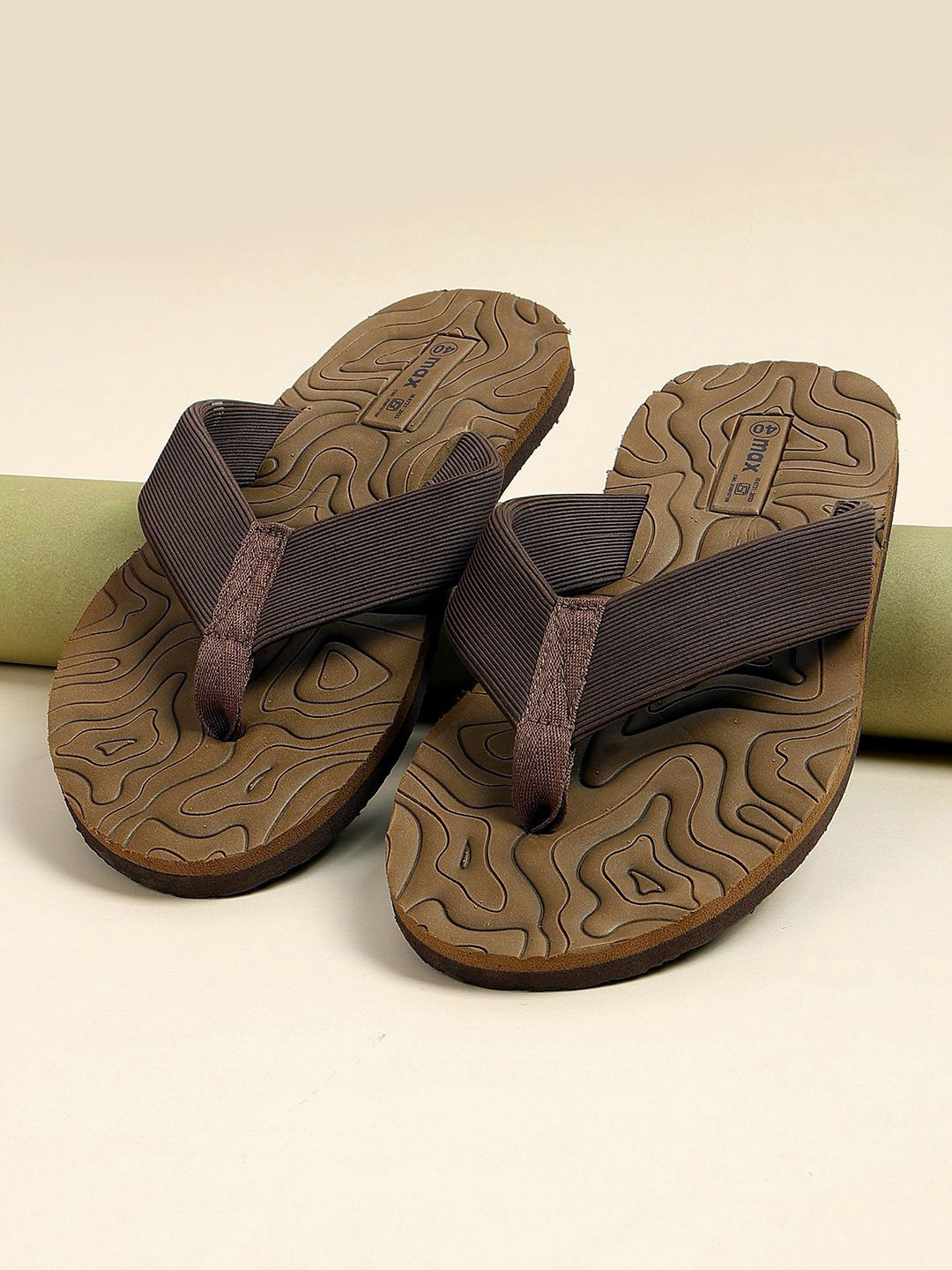 

max Men Room Slippers, Brown