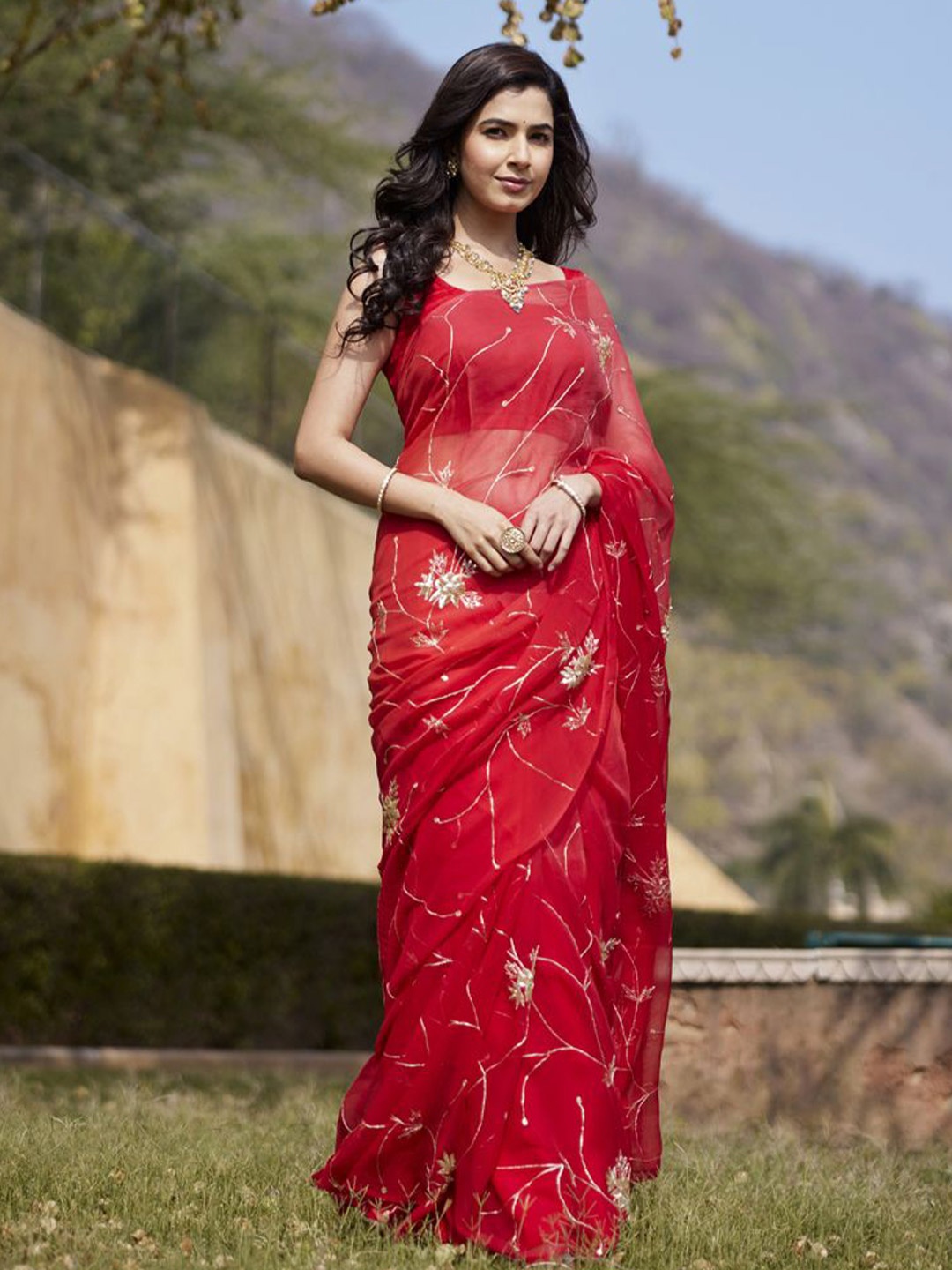 

Geroo Luxe Floral Embroidered Aari Work Pure Chiffon Saree, Red