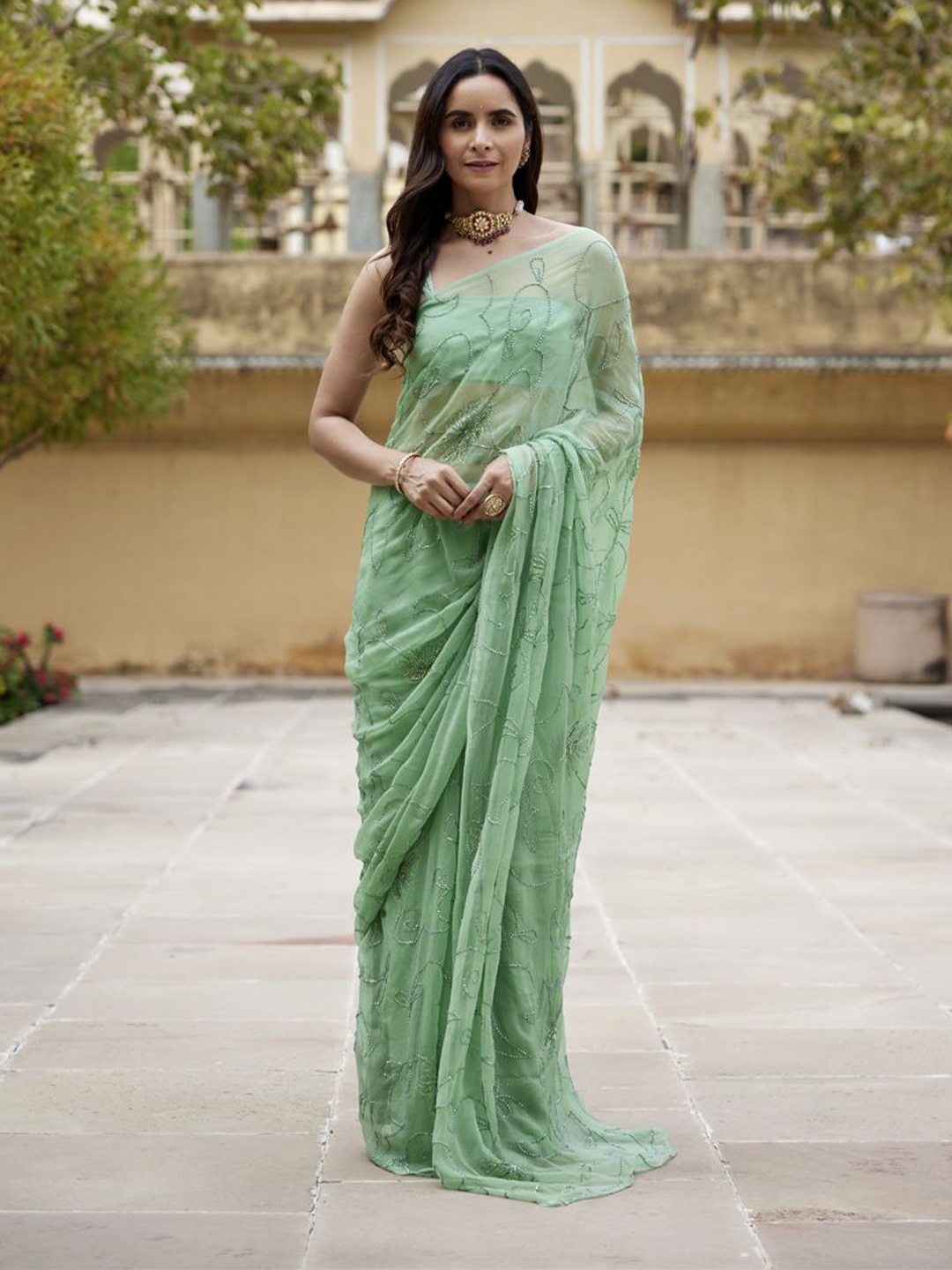 

Geroo Luxe Embroidered Pure Chiffon Saree, Green