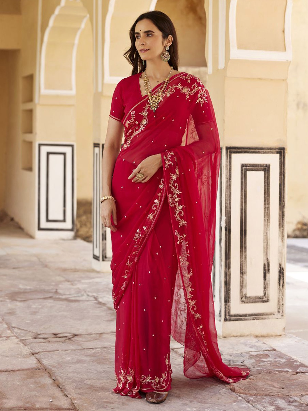 

Geroo Luxe Floral Embroidered Zardozi Pure Chiffon Saree, Red